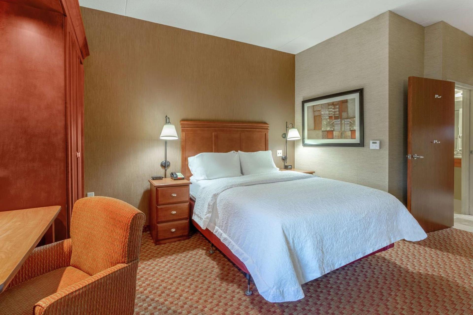 Hampton Inn East Peoria photo 16