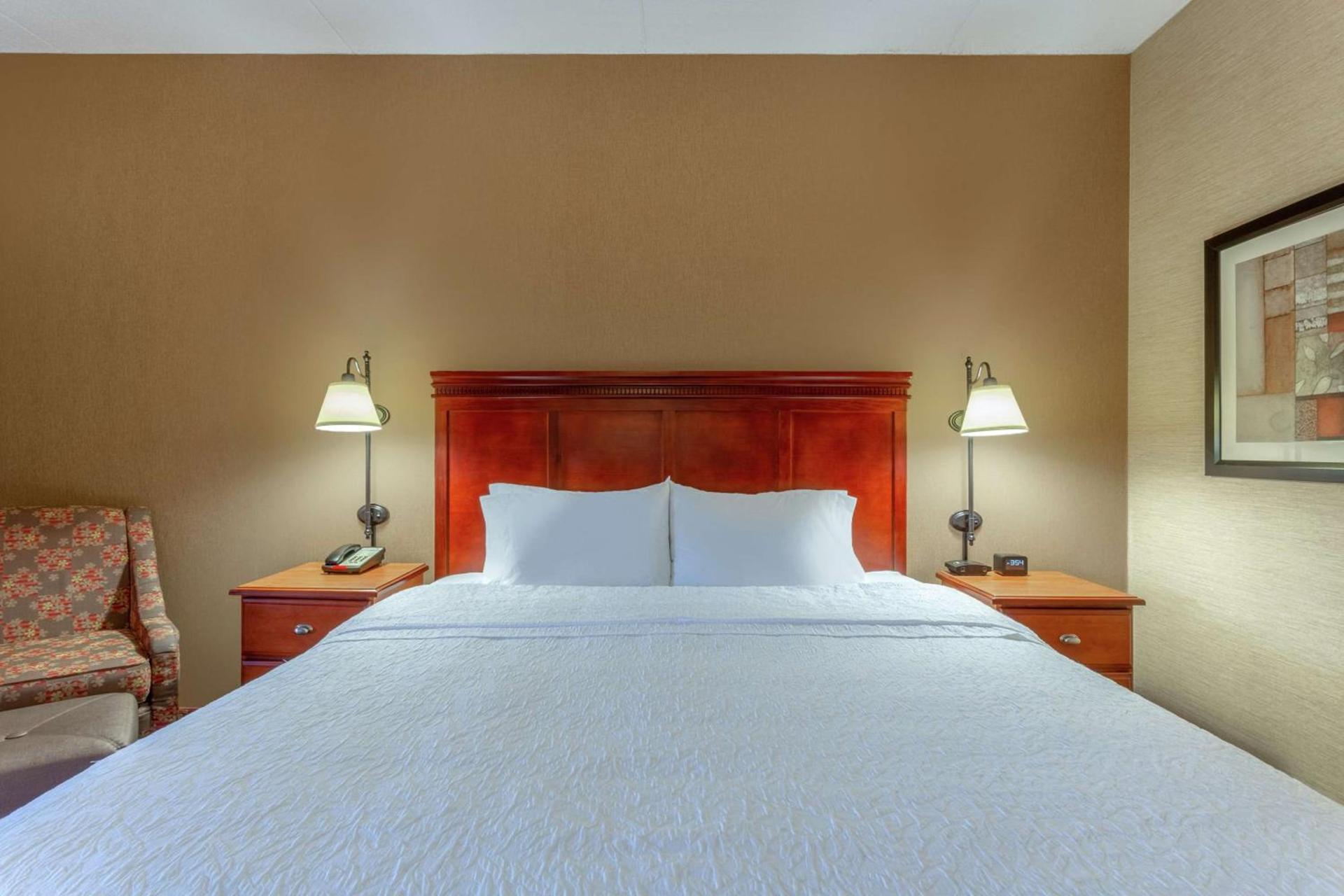 Hampton Inn East Peoria photo 18