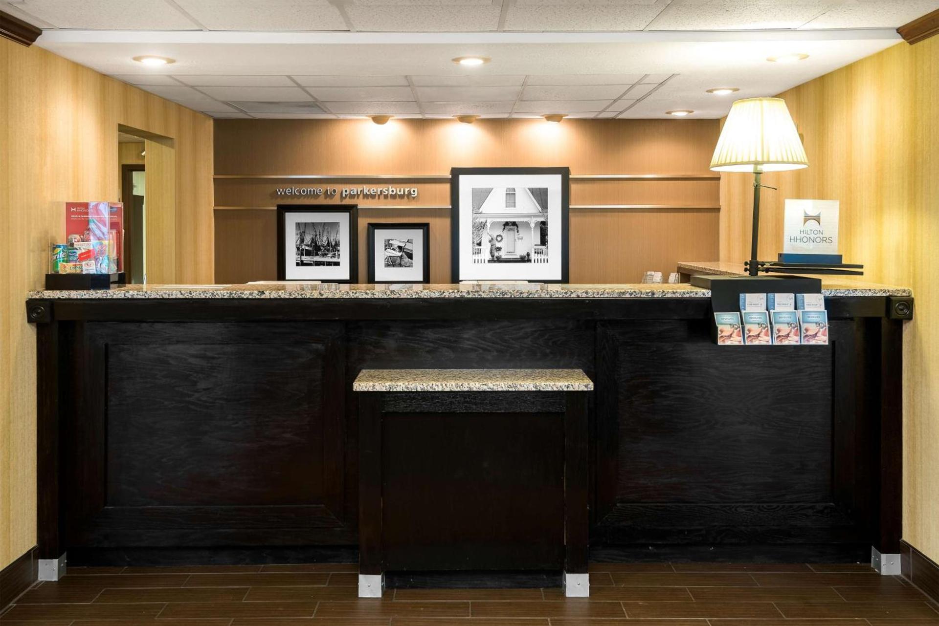Hampton Inn Parkersburg/Mineral Wells photo 5