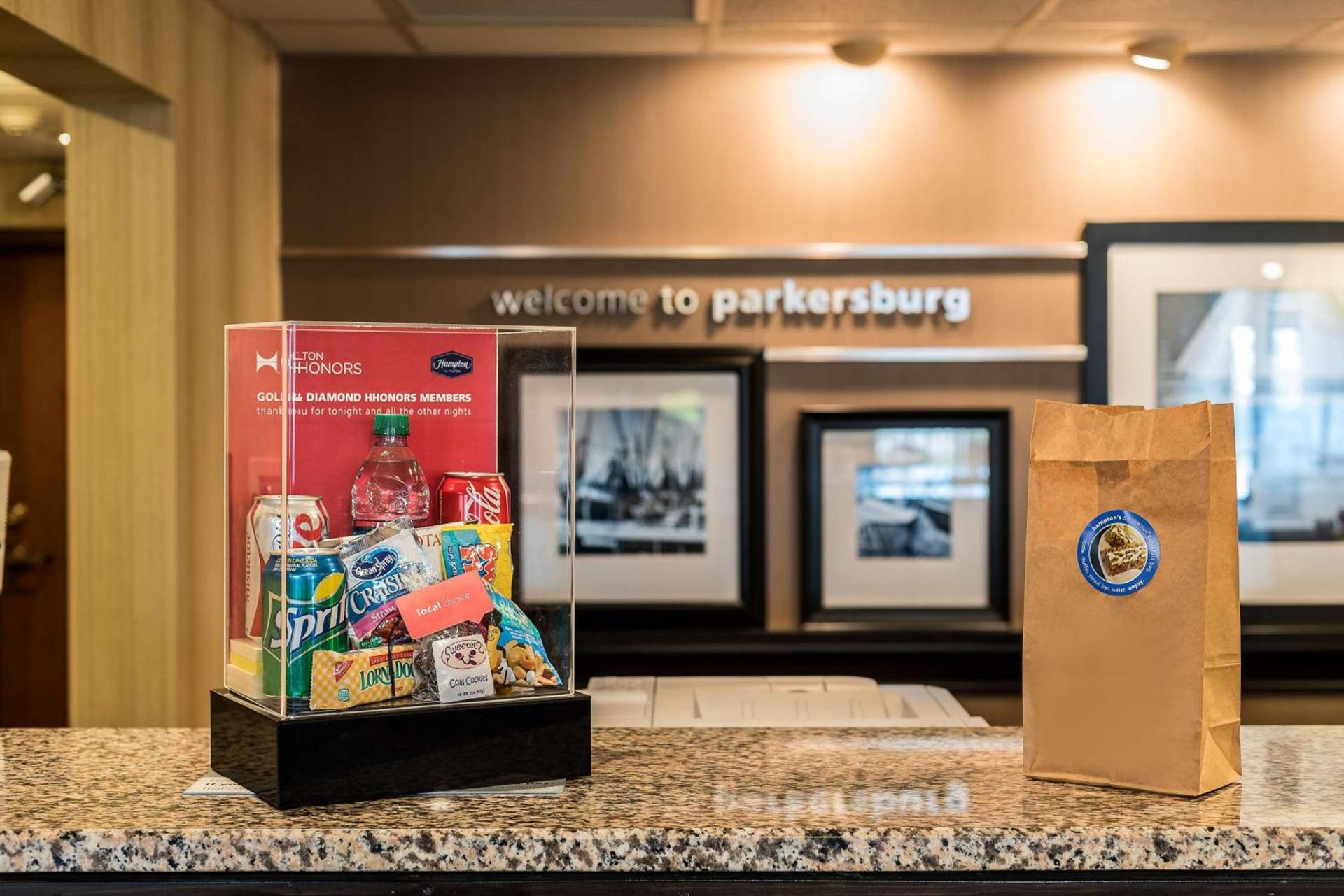 Hampton Inn Parkersburg/Mineral Wells photo 10