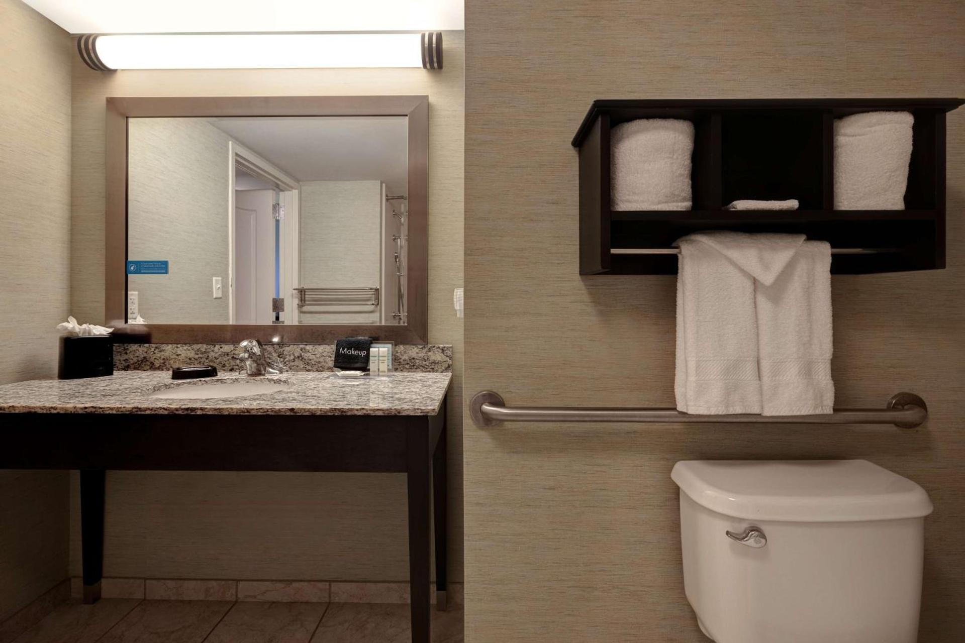 Hampton Inn & Suites Pensacola/Gulf Breeze photo 19