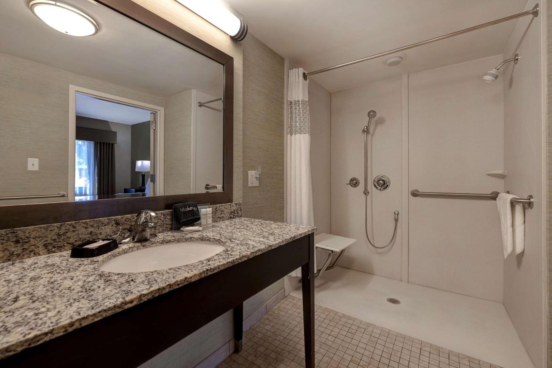 Hampton Inn & Suites Pensacola/Gulf Breeze photo 25