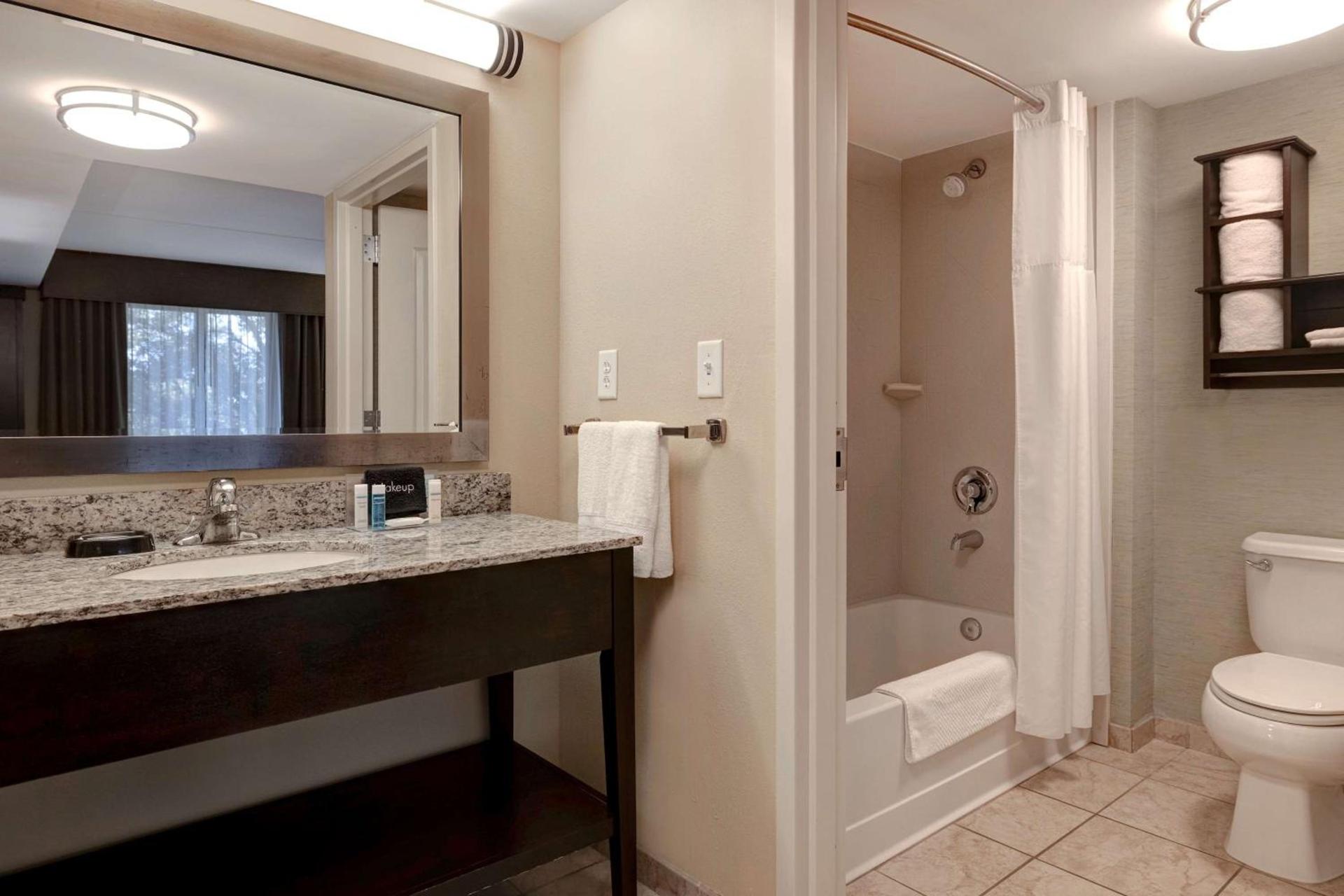 Hampton Inn & Suites Pensacola/Gulf Breeze photo 28