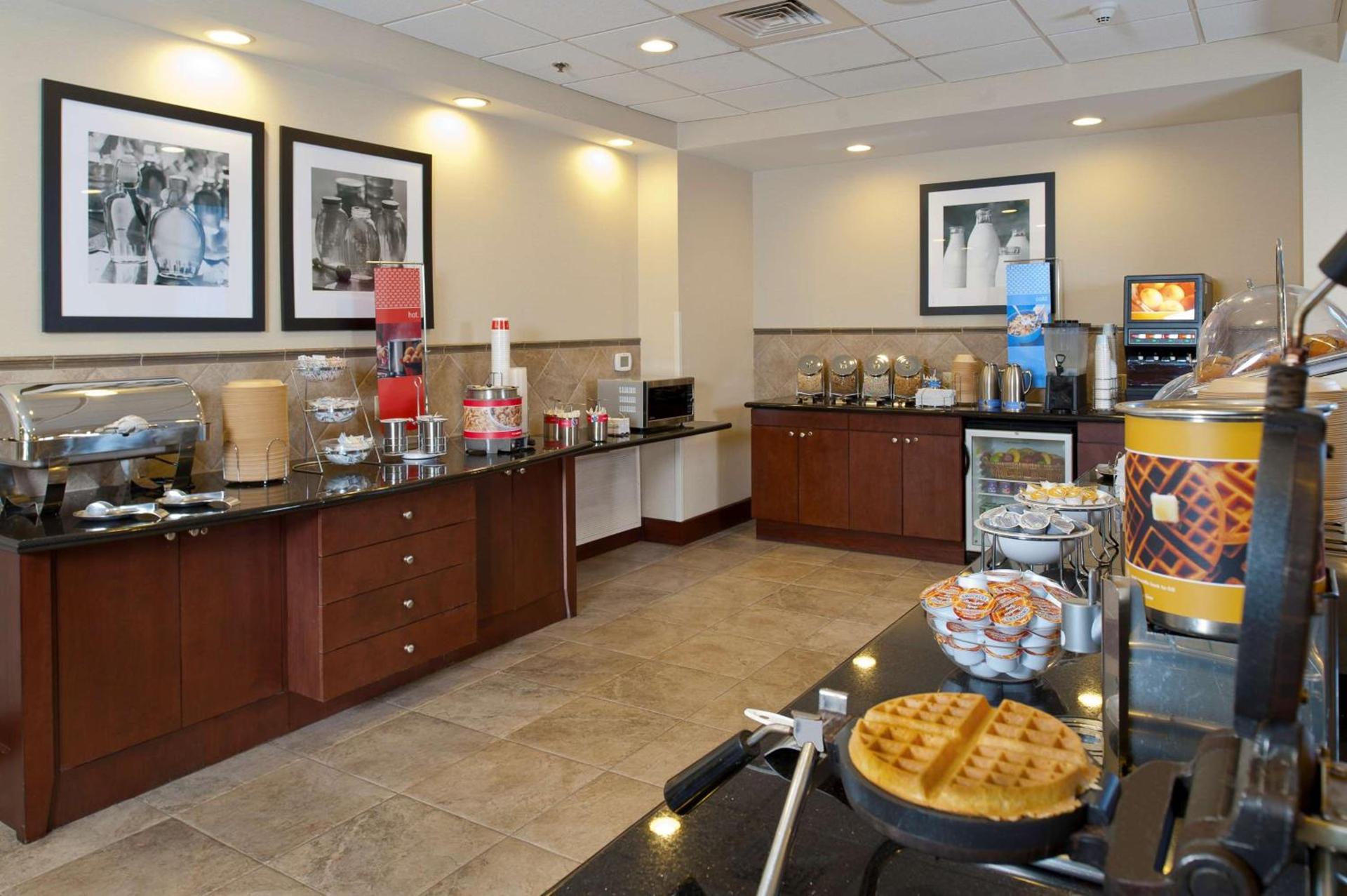 Hampton Inn & Suites Prescott Valley photo 11