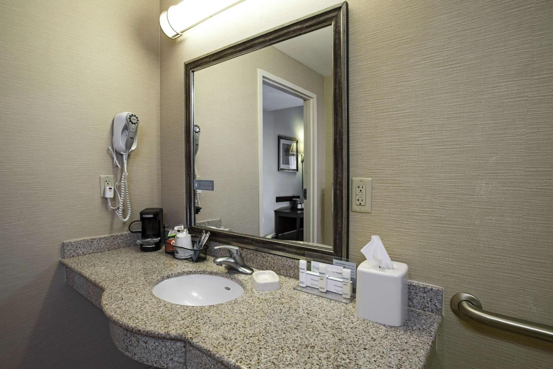Hampton Inn & Suites Prescott Valley photo 25
