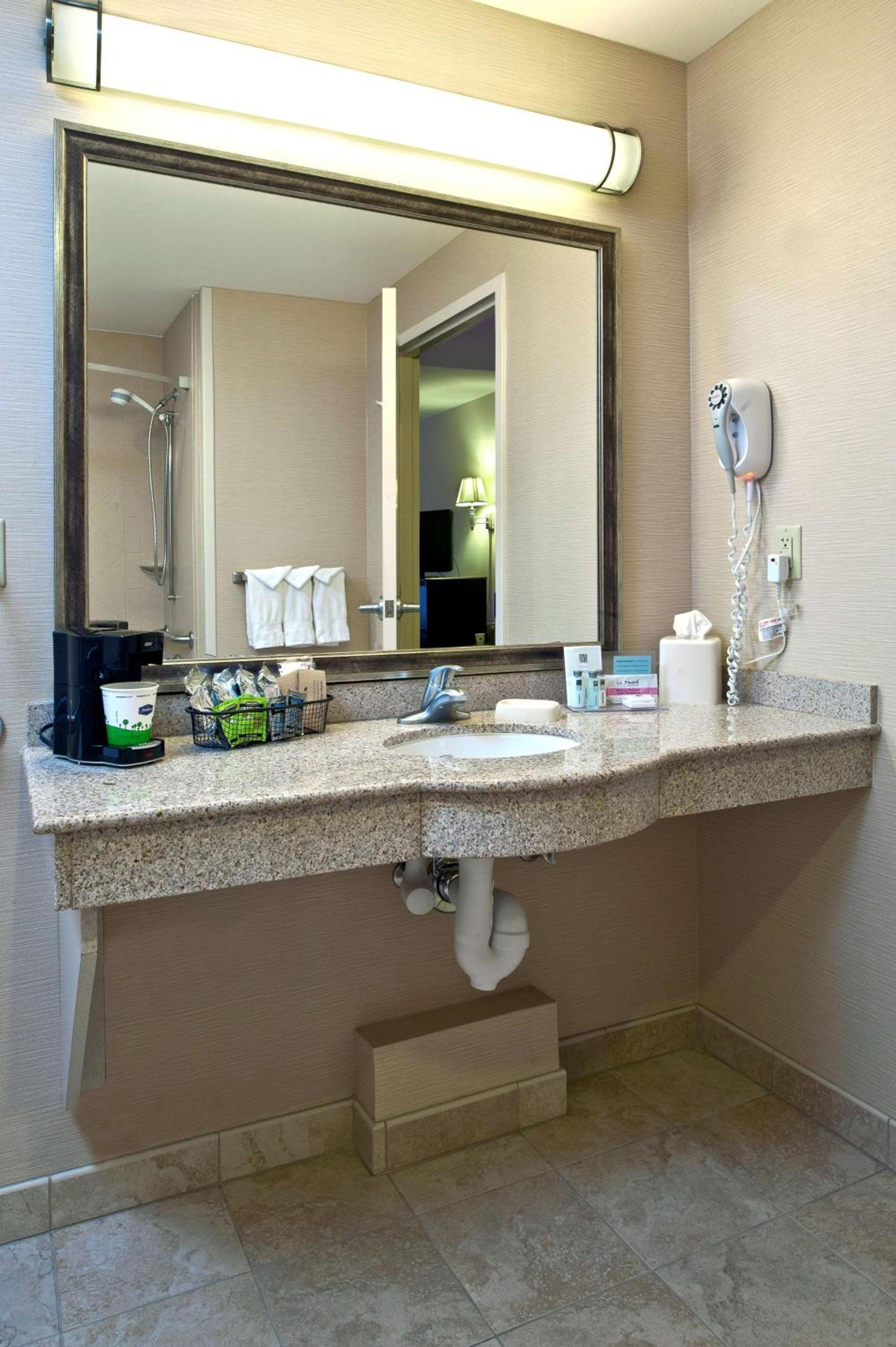 Hampton Inn & Suites Prescott Valley photo 39