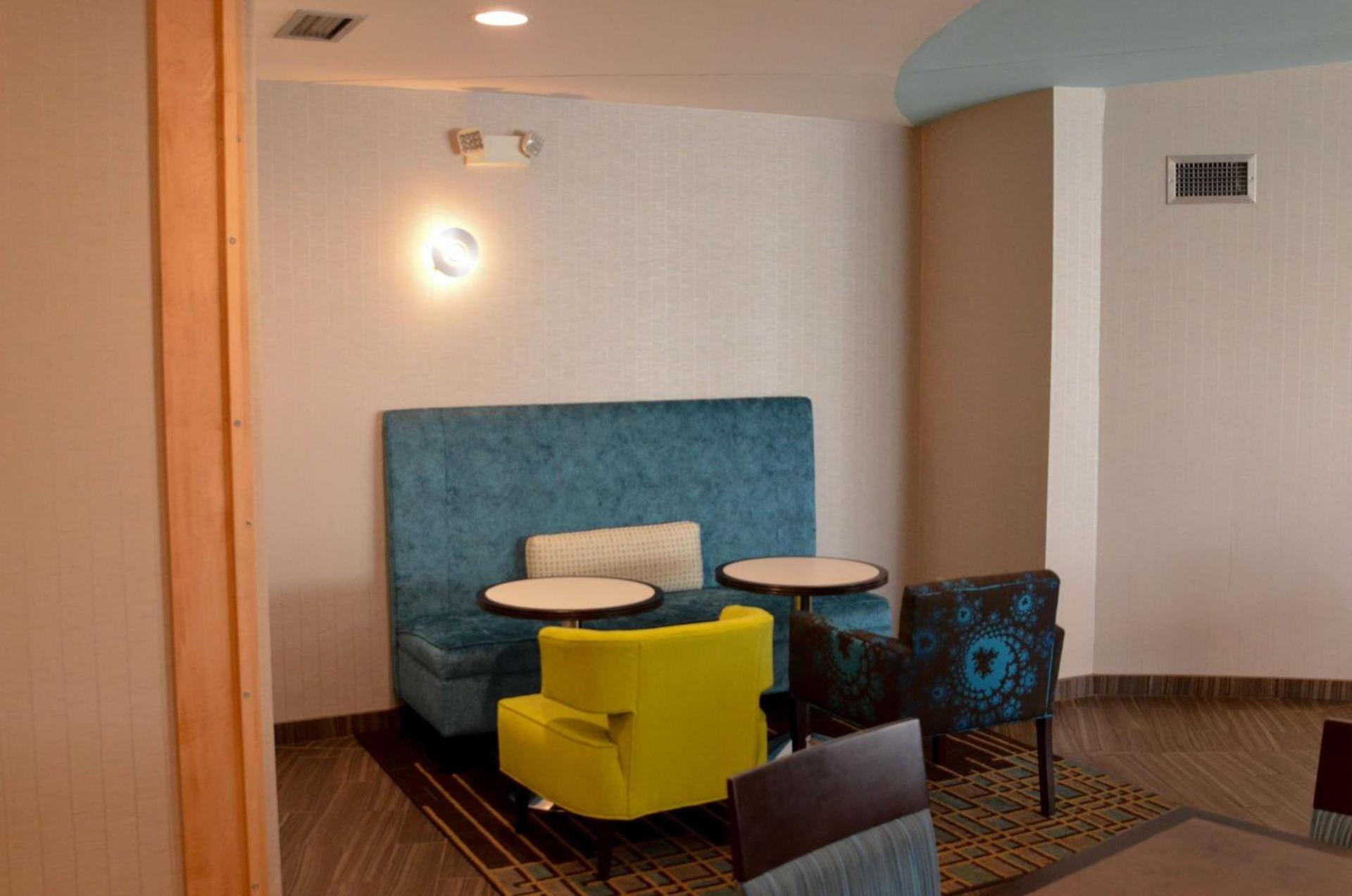Hampton Inn Perry photo 8