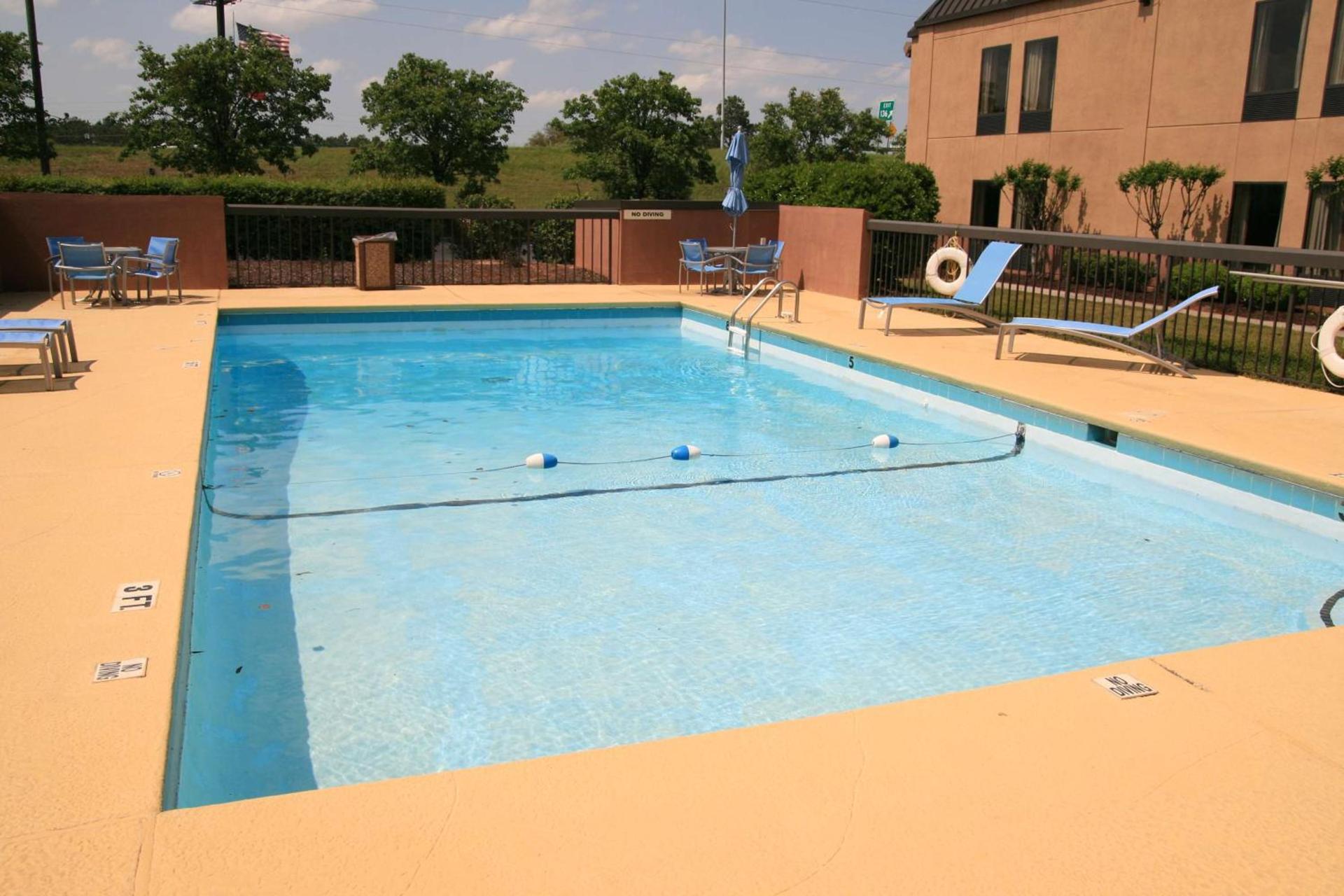 Hampton Inn Perry photo 9