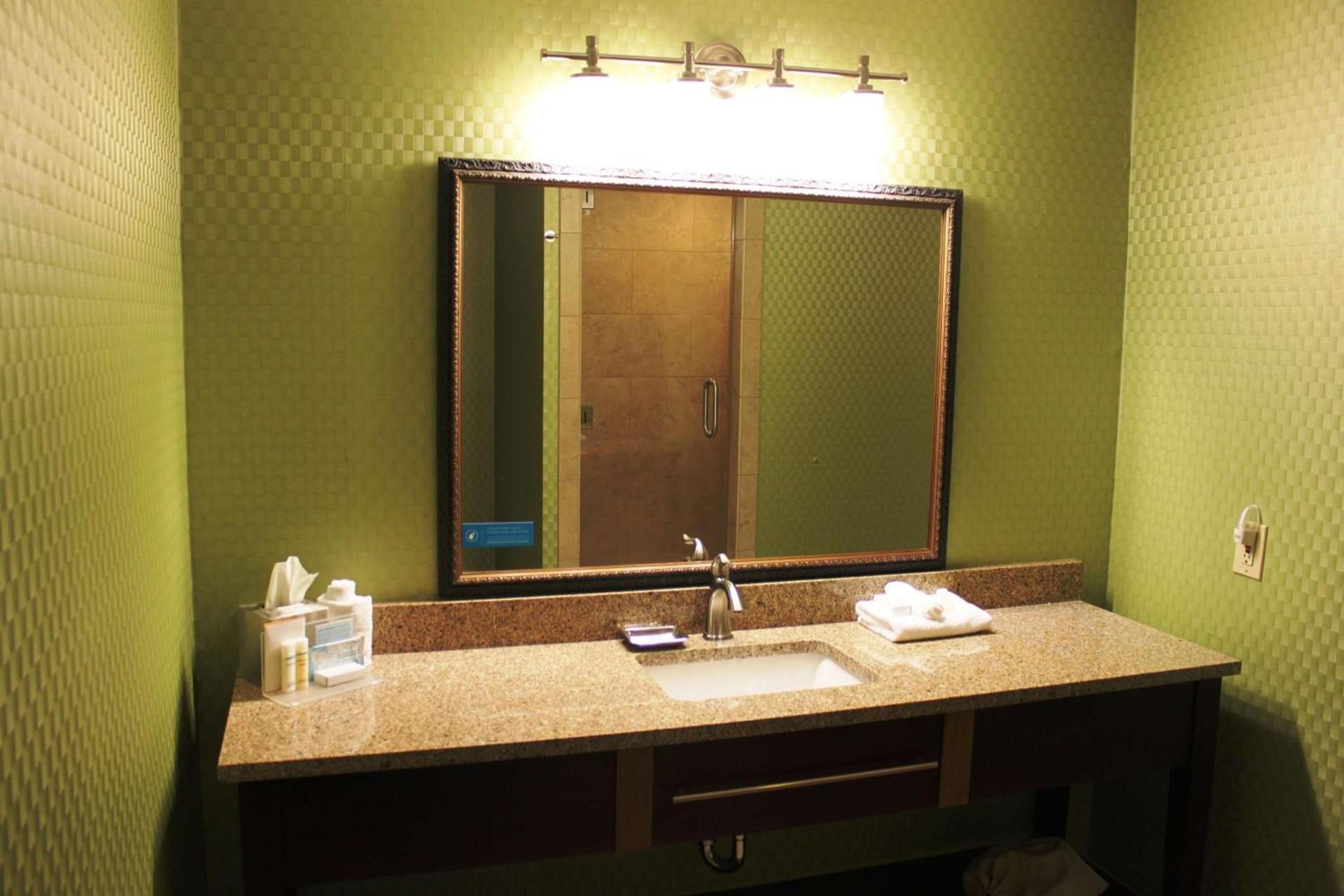 Hampton Inn Perry photo 18