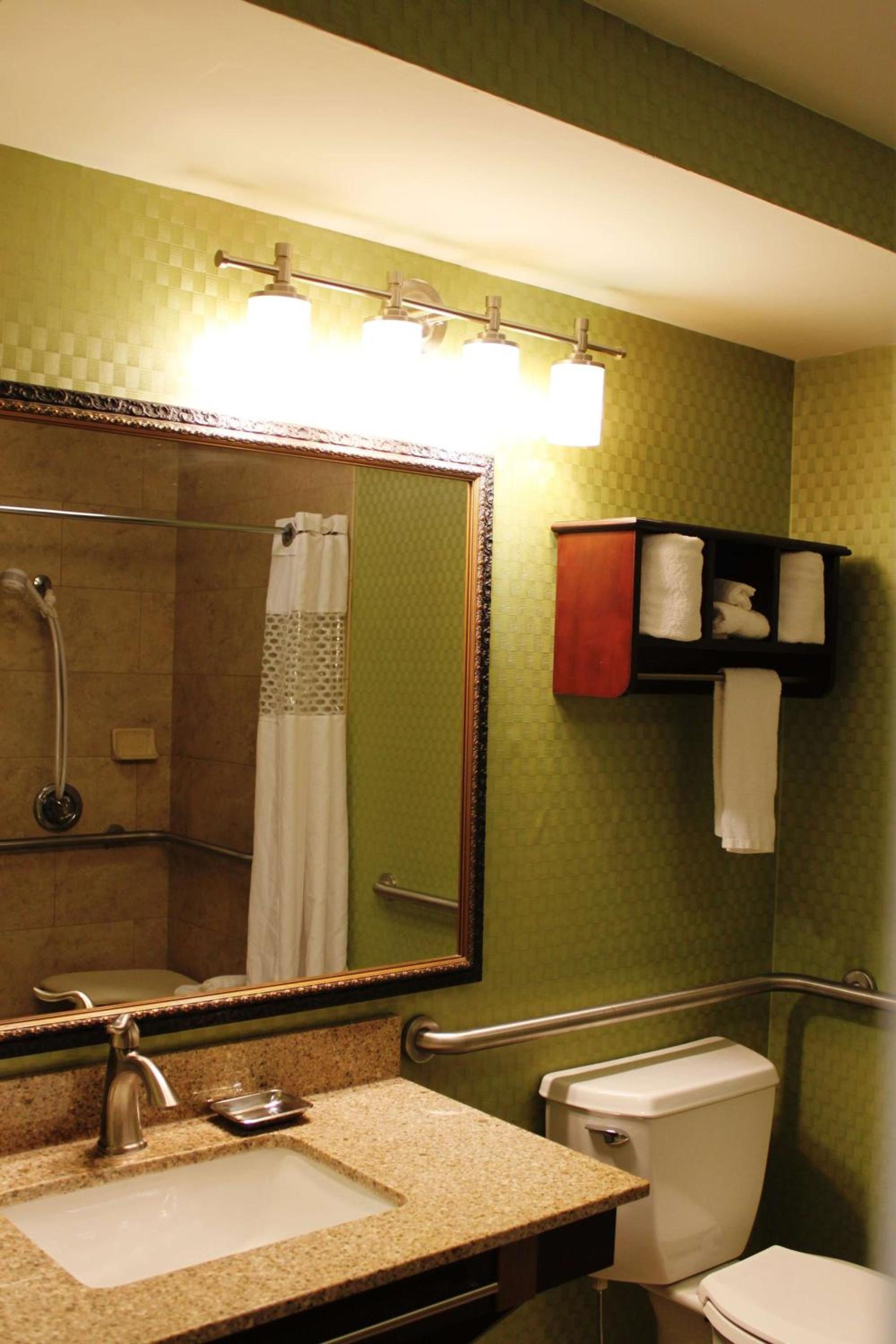 Hampton Inn Perry photo 22
