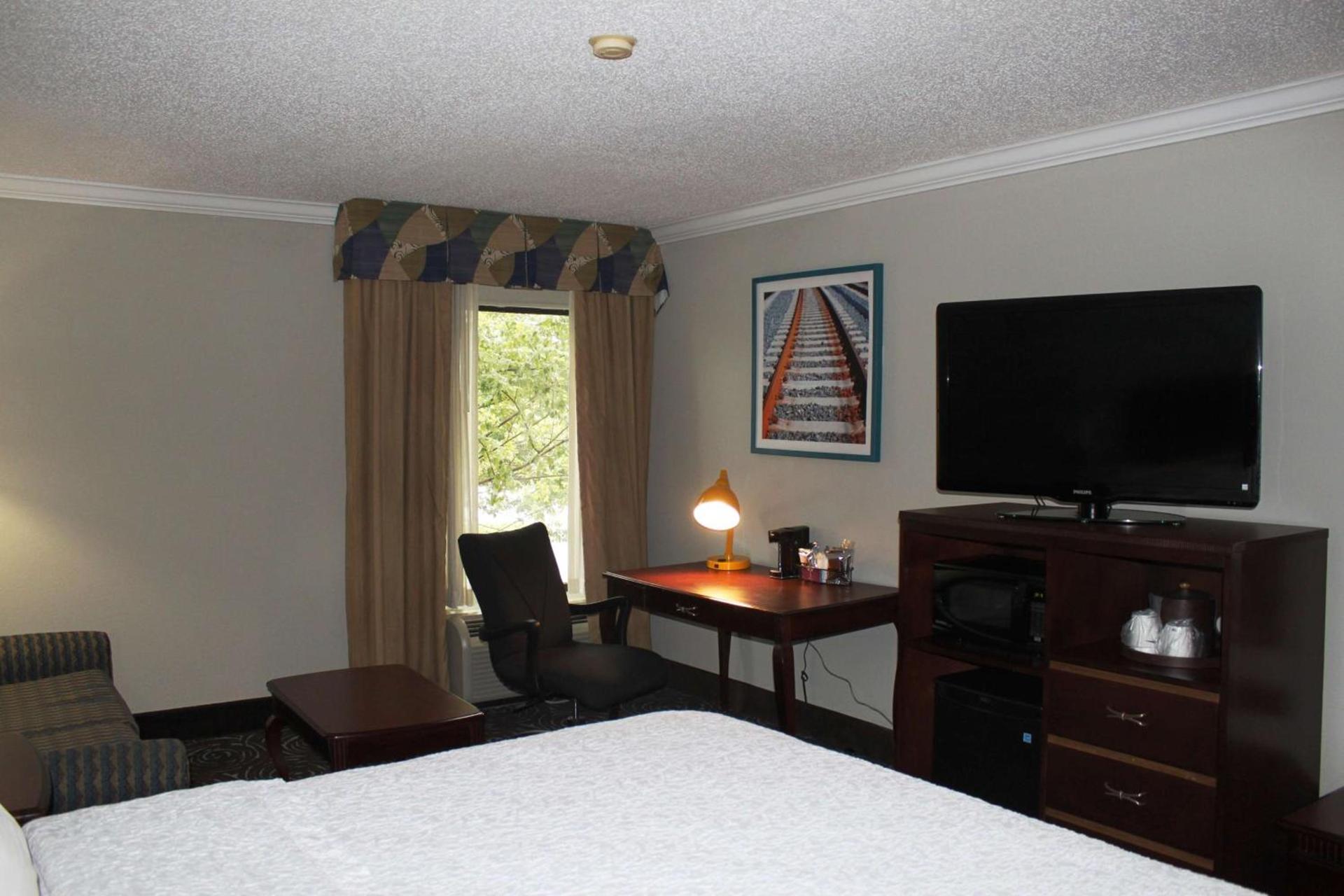 Hampton Inn Perry photo 26