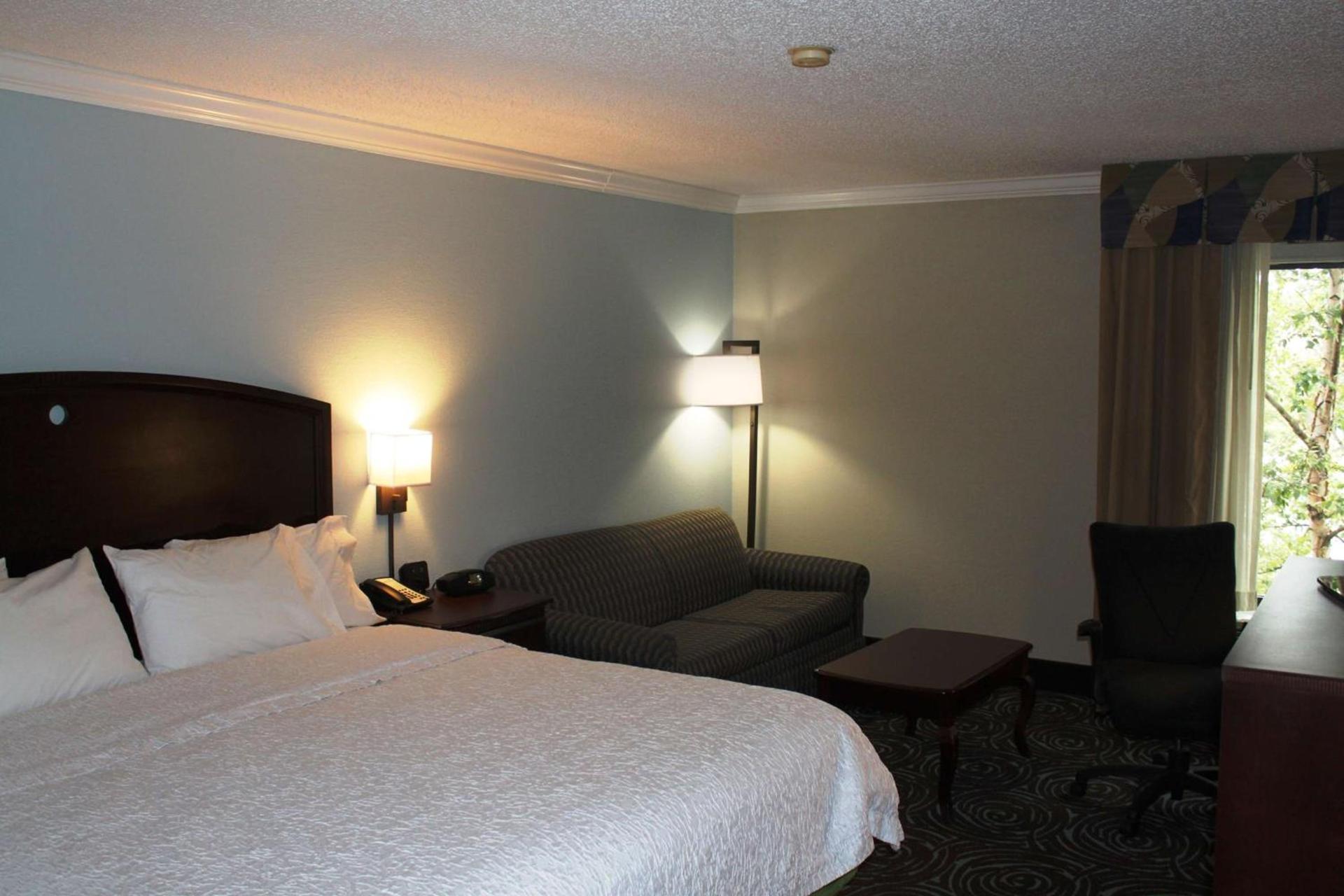 Hampton Inn Perry photo 32