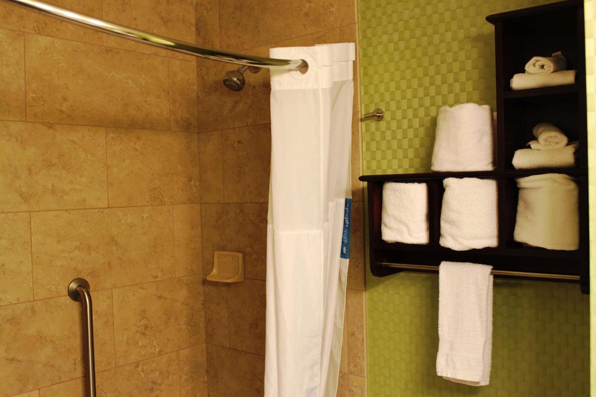 Hampton Inn Perry photo 30
