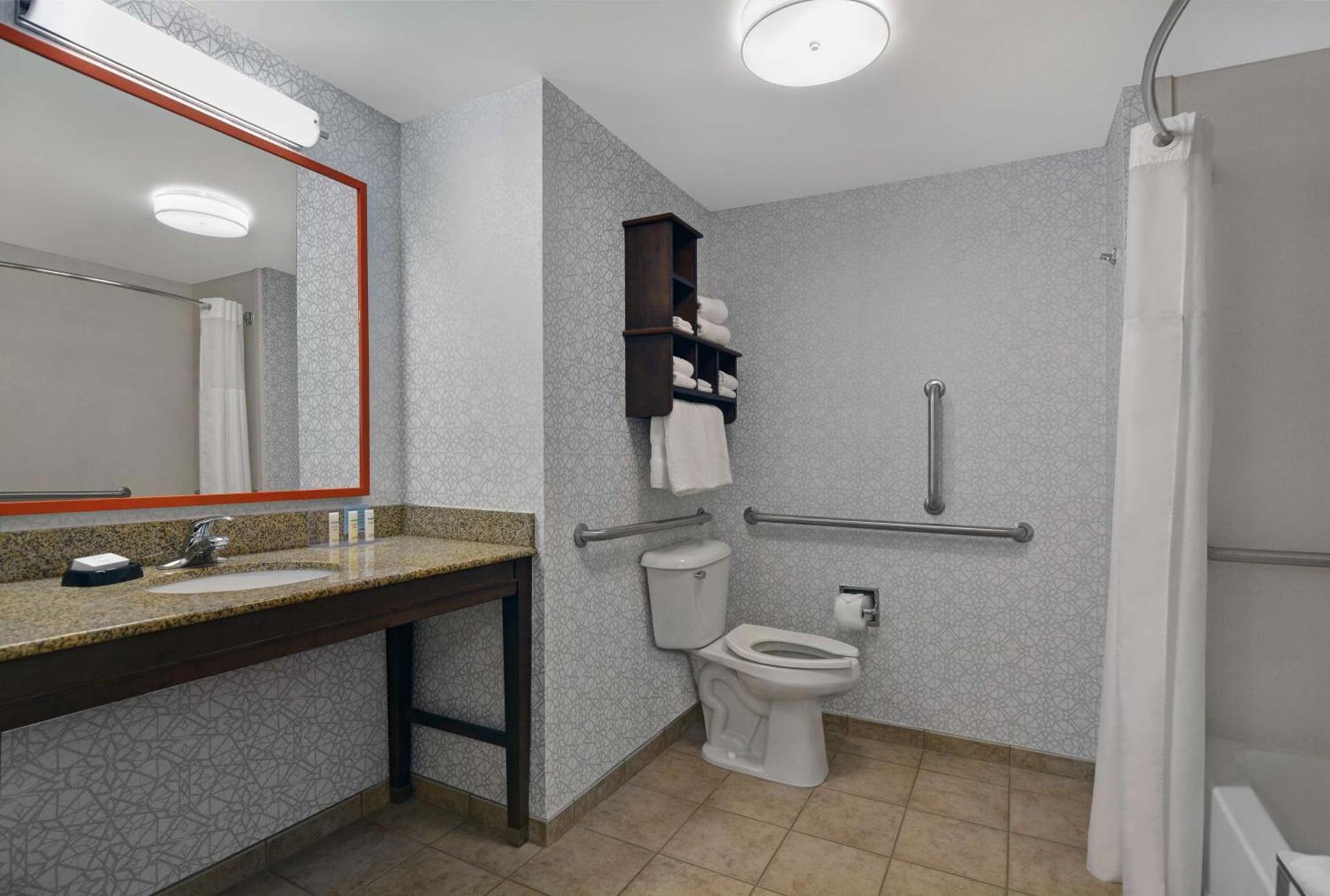 Hampton Inn Bath - Brunswick Area , ME photo 16