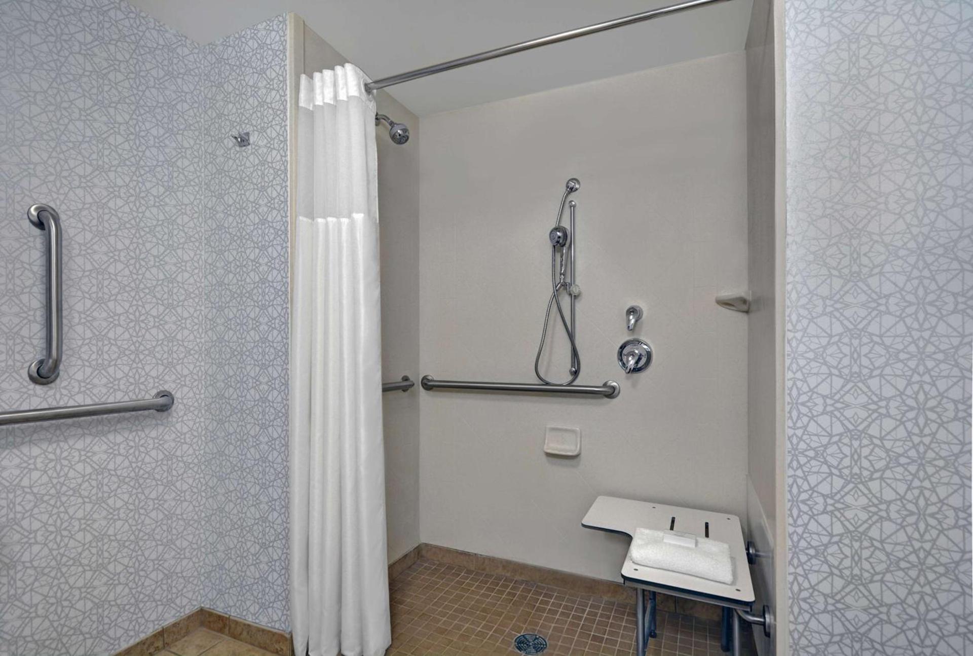 Hampton Inn Bath - Brunswick Area , ME photo 37