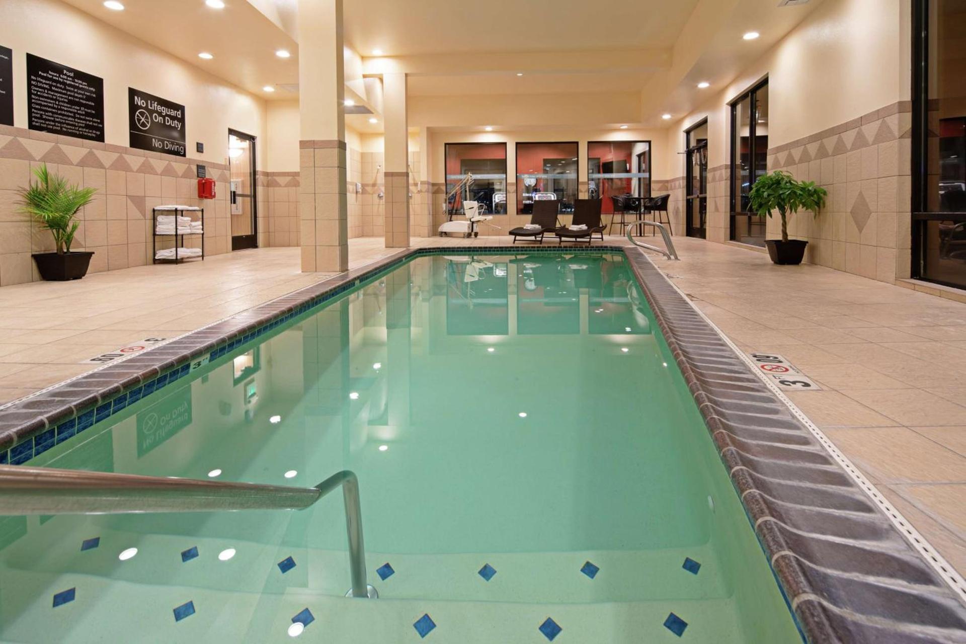 Hampton Inn & Suites Bremerton photo 8