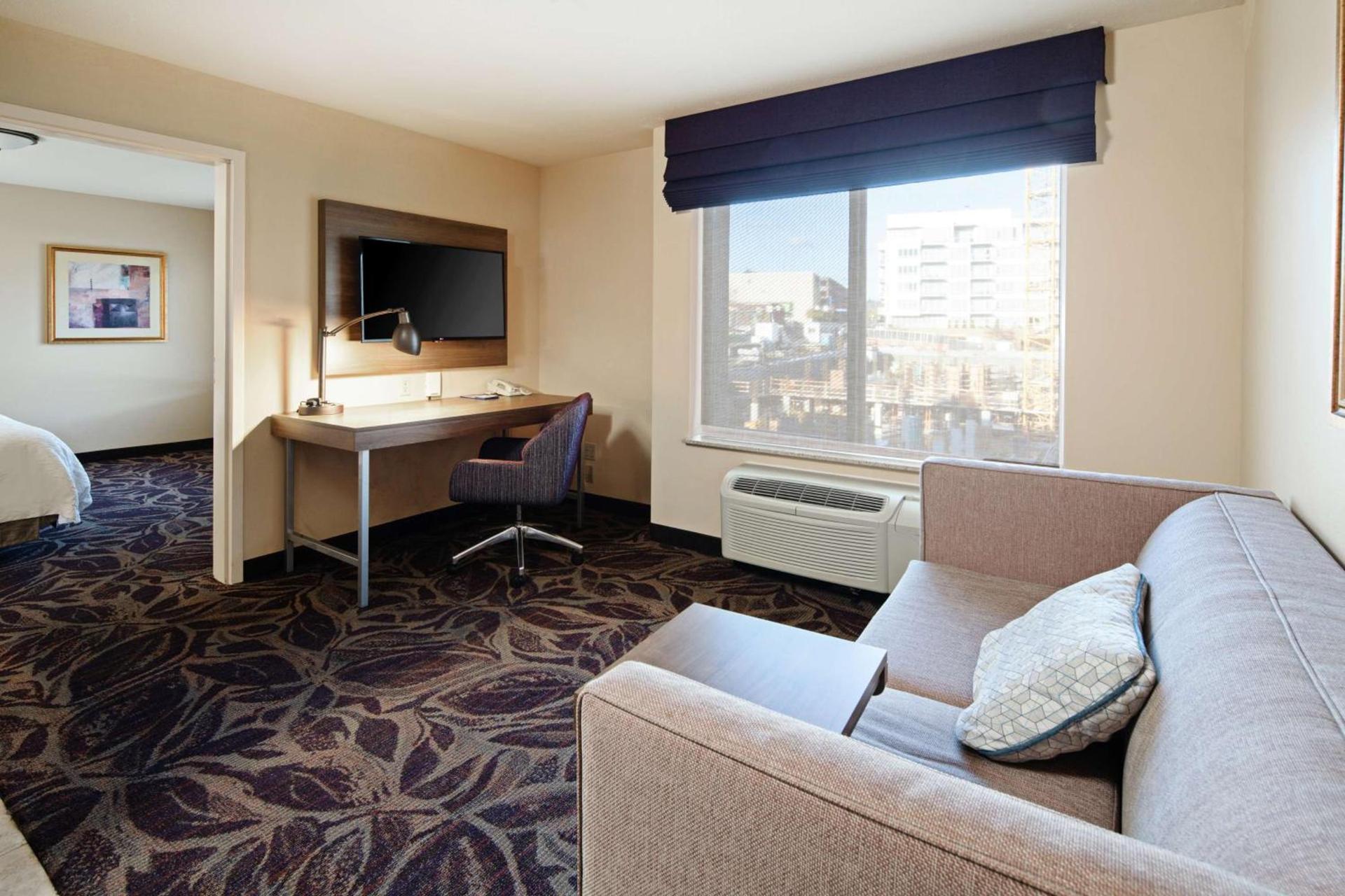 Hampton Inn & Suites Bremerton photo 17