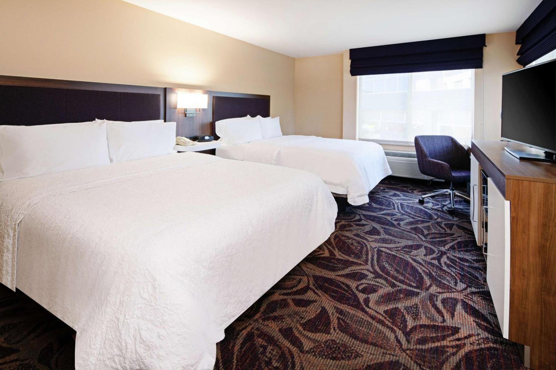 Hampton Inn & Suites Bremerton photo 26