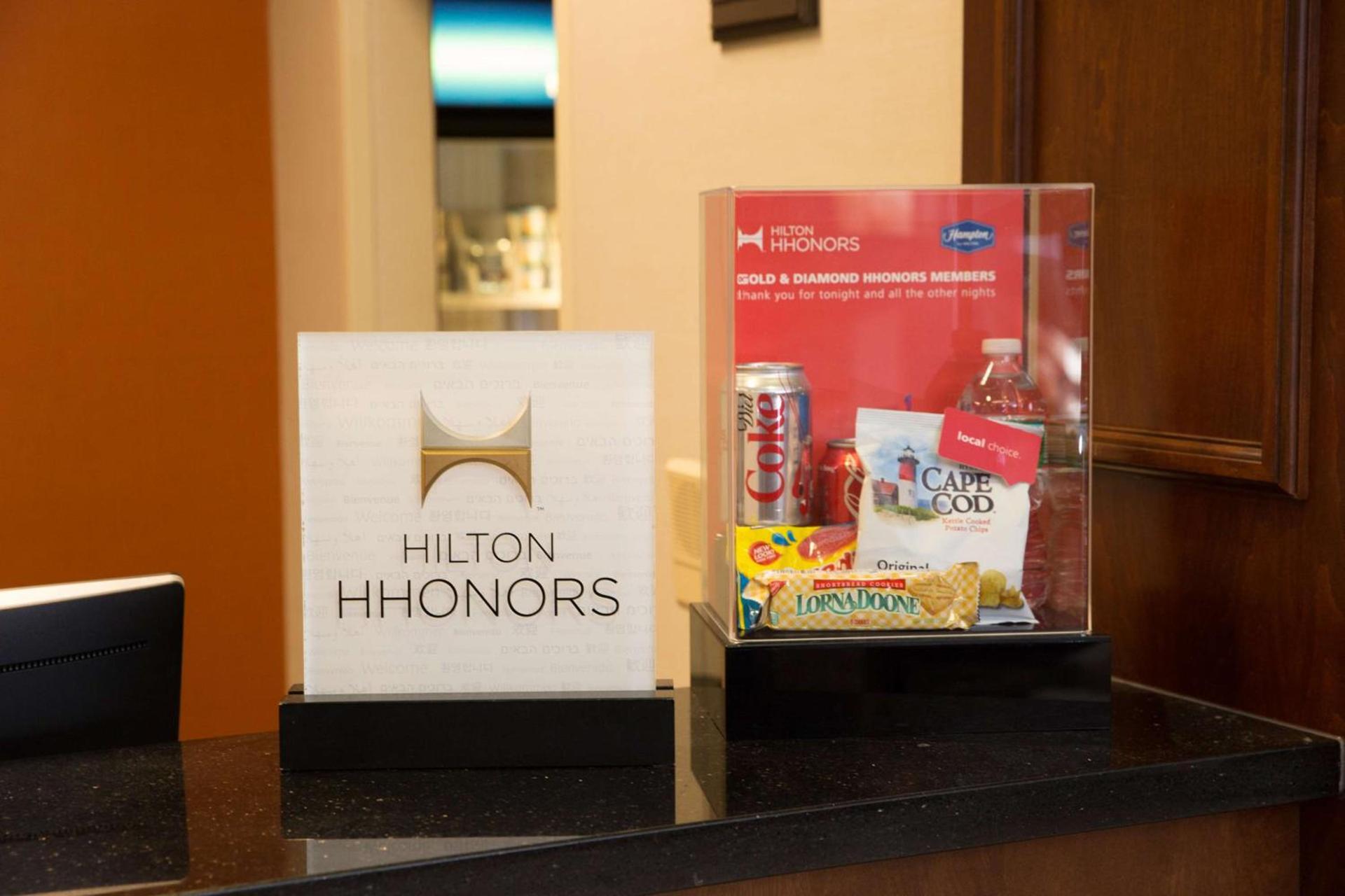 Hampton Inn Raynham-Taunton photo 8