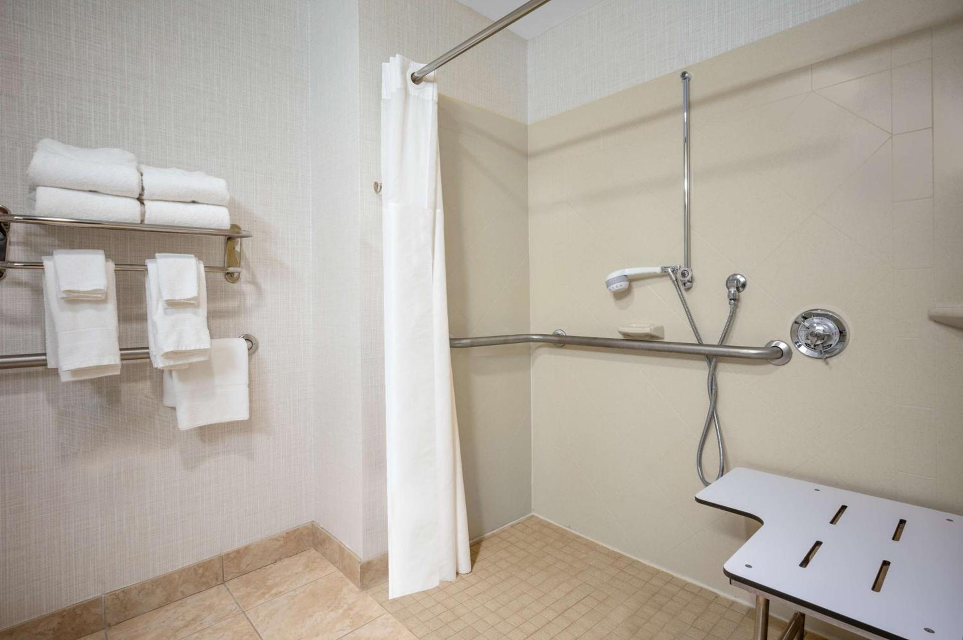 Hampton Inn Raynham-Taunton photo 15