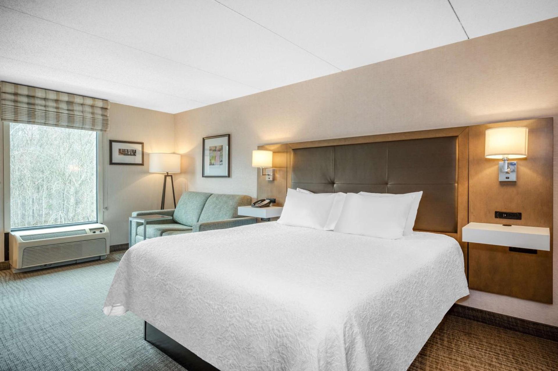 Hampton Inn Raynham-Taunton photo 18