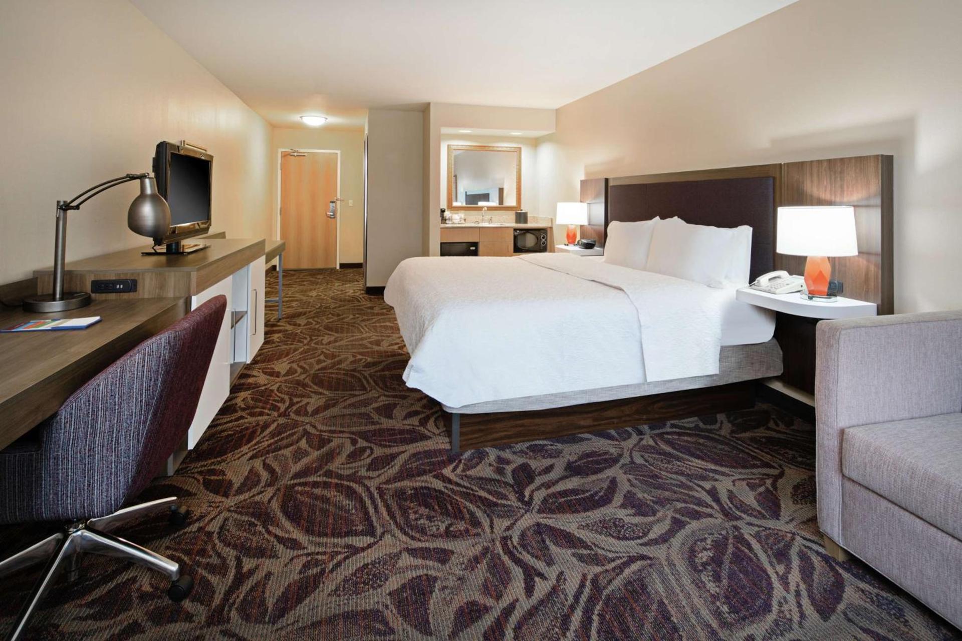 Hampton Inn & Suites Bremerton photo 34