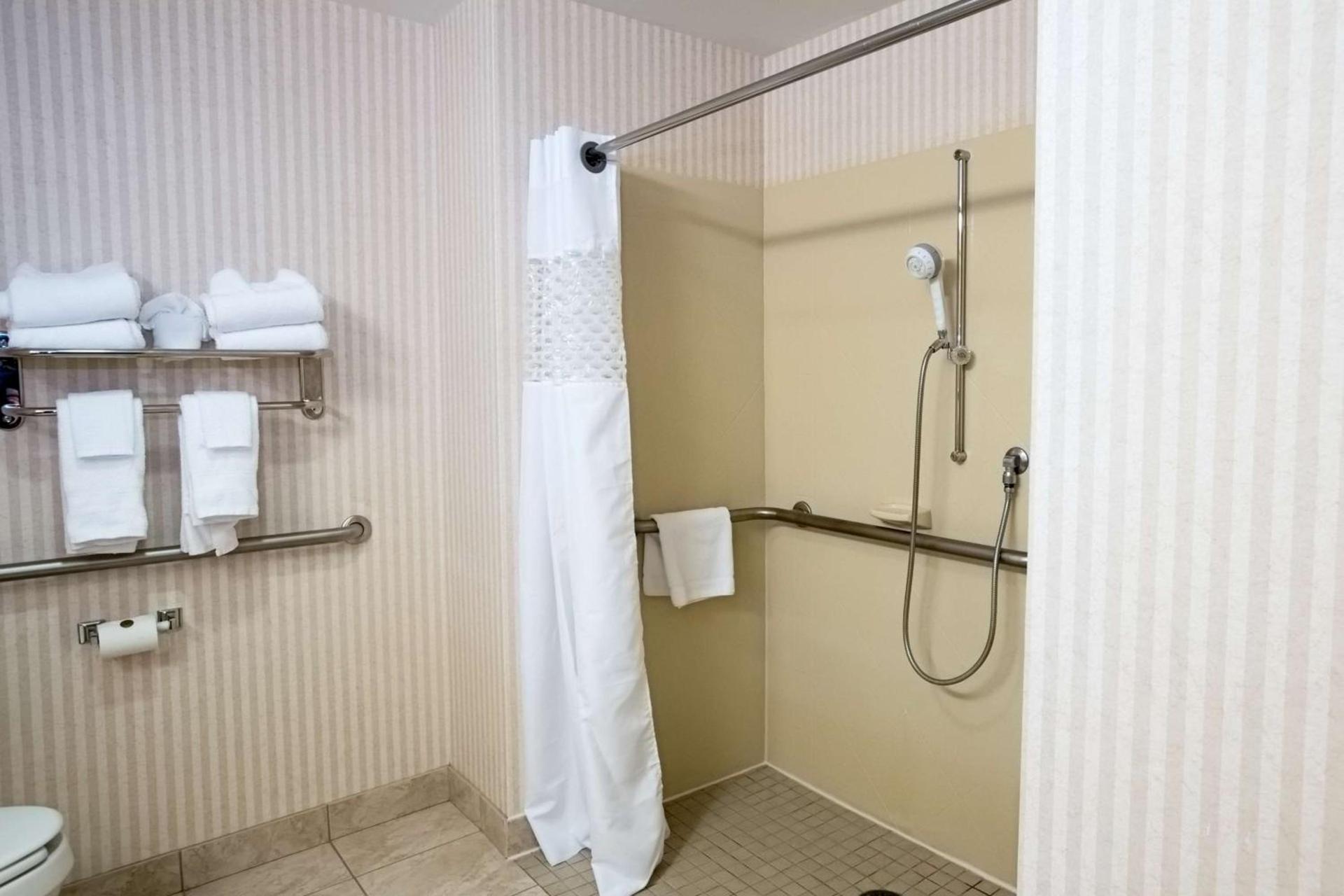 Hampton Inn Raynham-Taunton photo 24