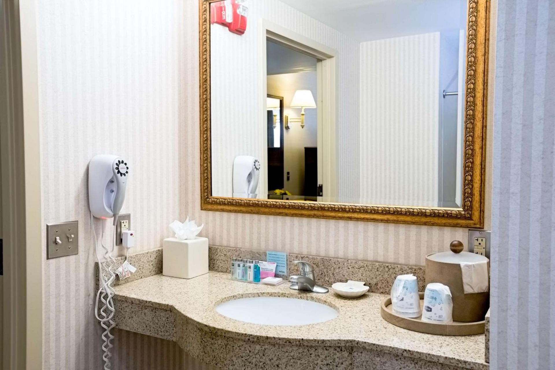 Hampton Inn Raynham-Taunton photo 26