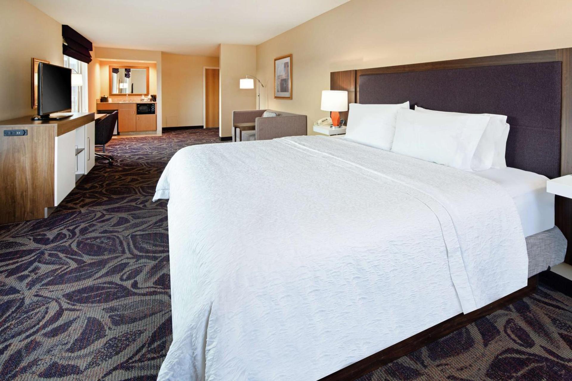 Hampton Inn & Suites Bremerton photo 38