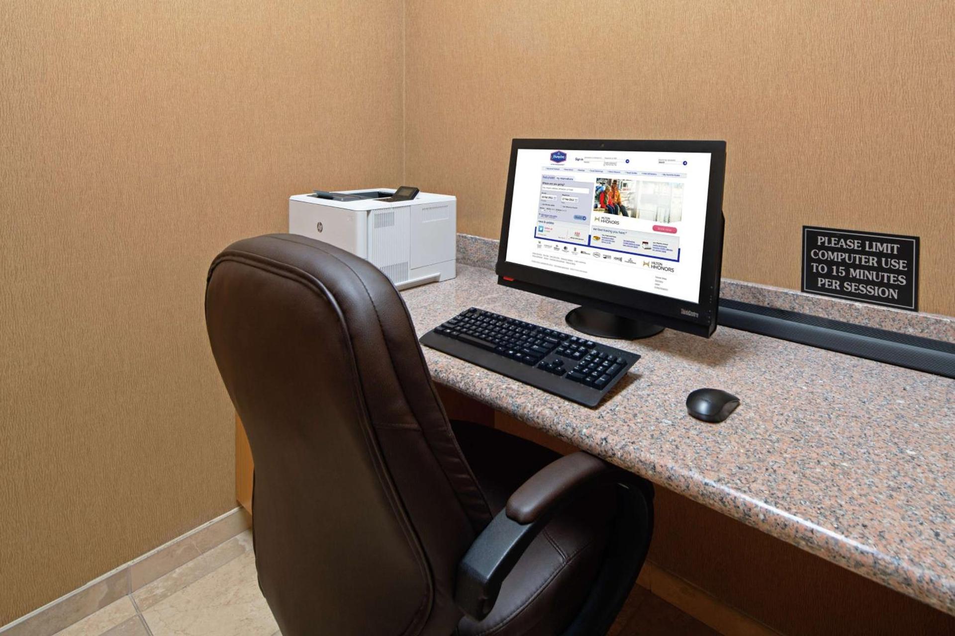 Hampton Inn & Suites Bremerton photo 41