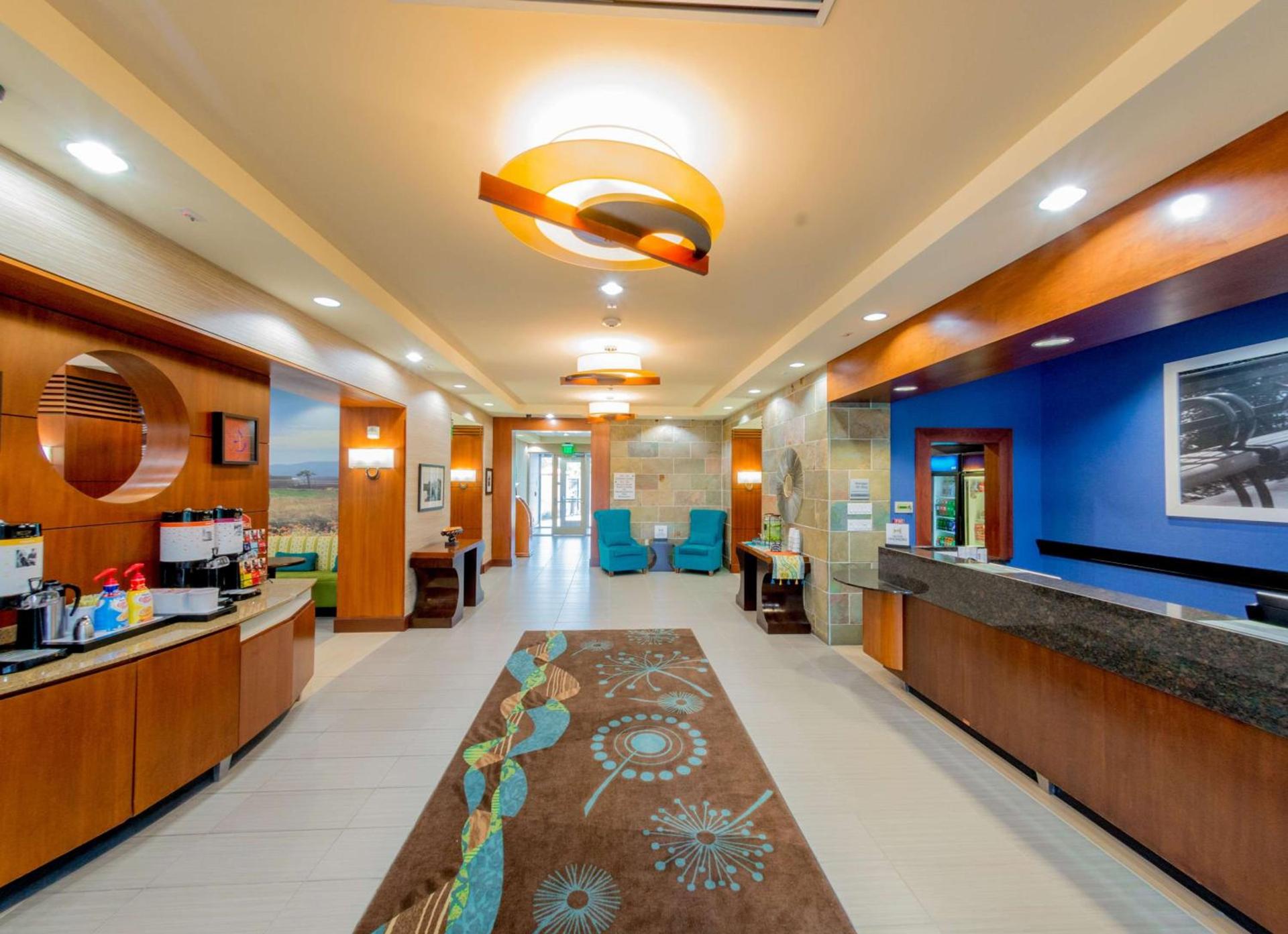 Hampton Inn & Suites Riverside/Corona East photo 5