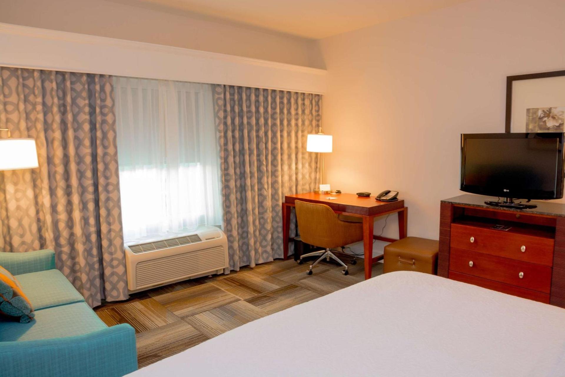 Hampton Inn & Suites Riverside/Corona East photo 12