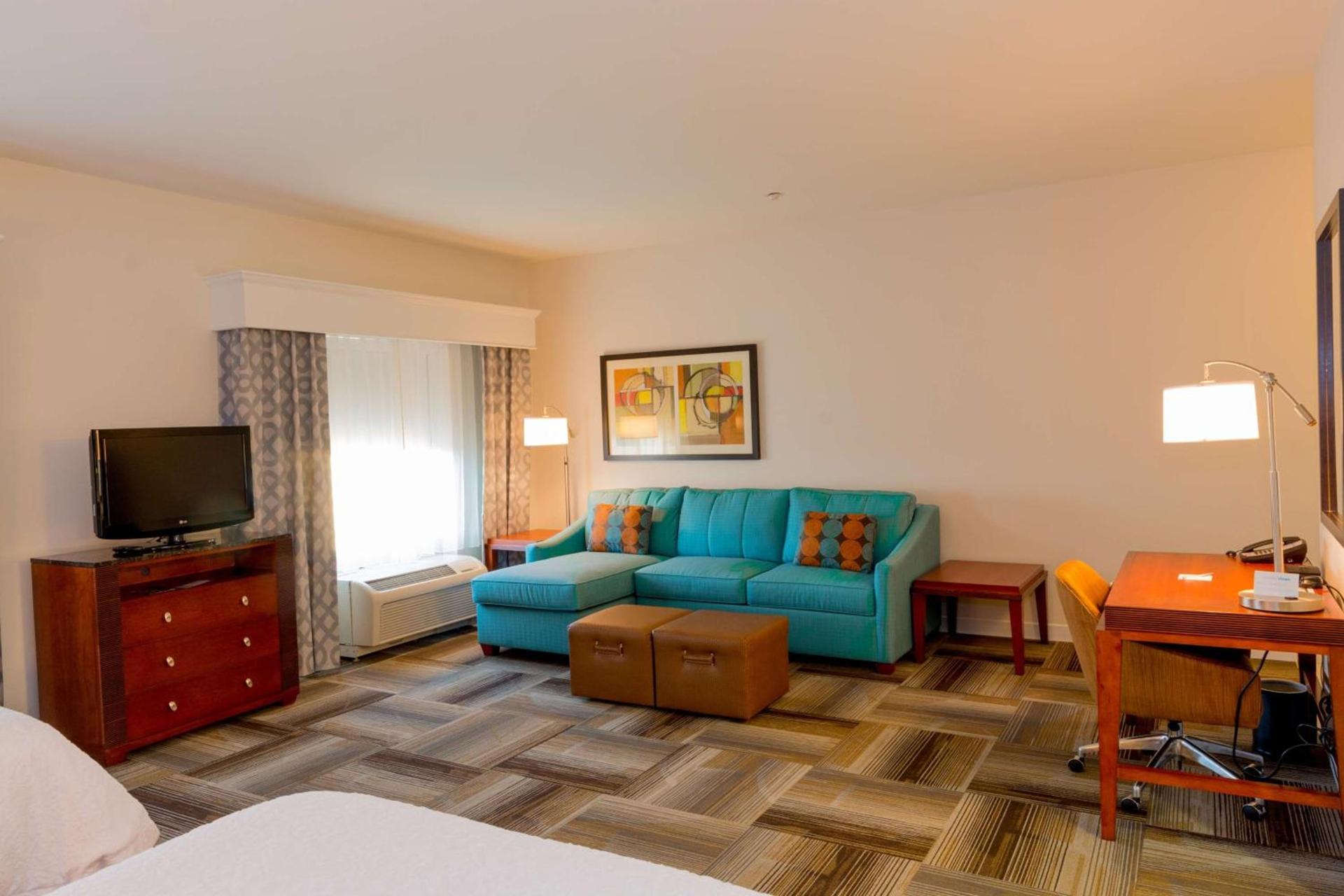 Hampton Inn & Suites Riverside/Corona East photo 16
