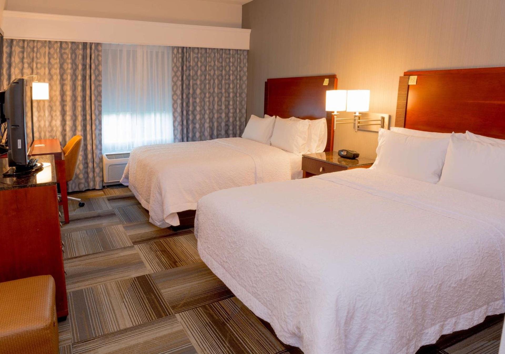 Hampton Inn & Suites Riverside/Corona East photo 17