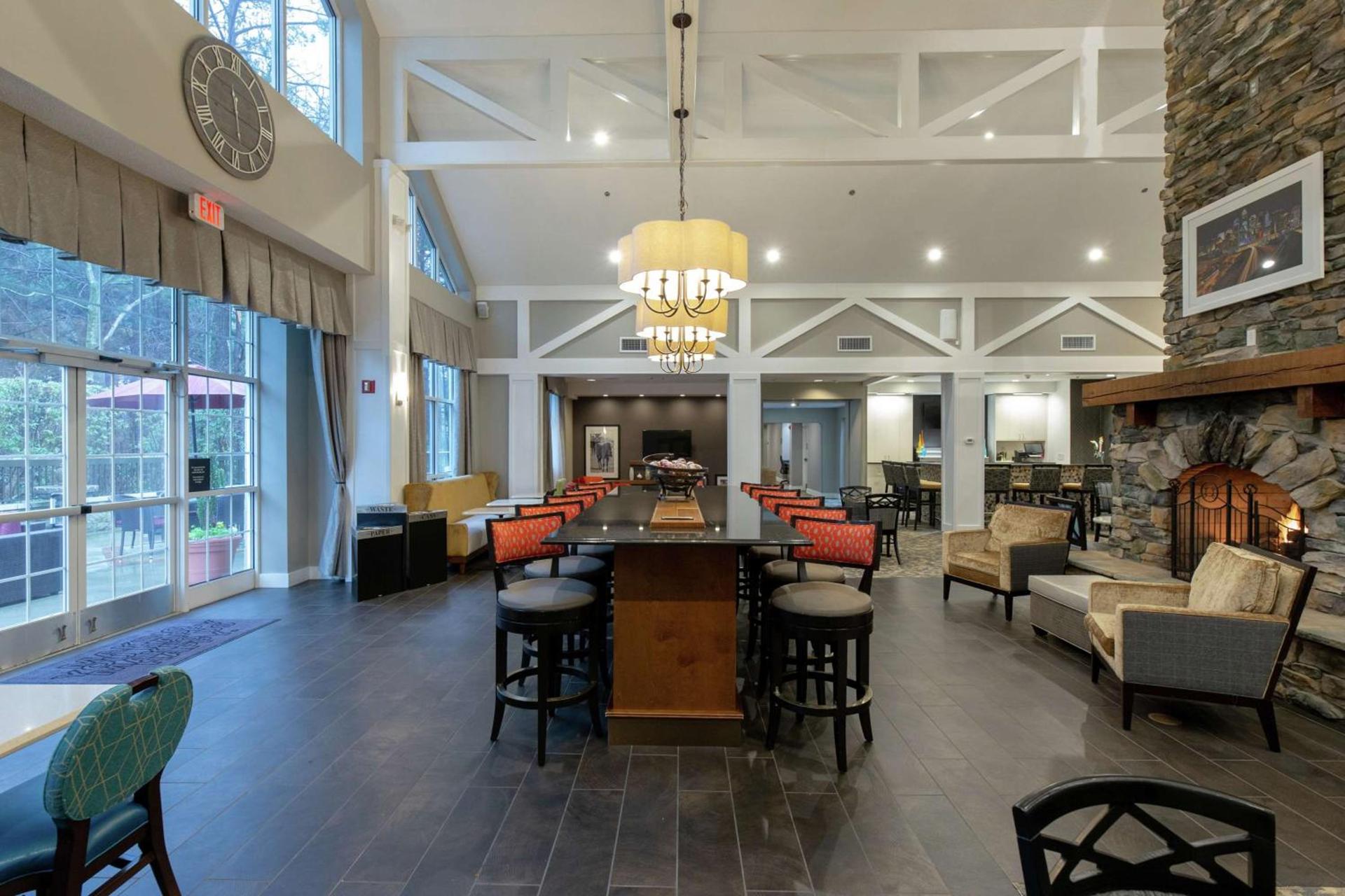 Hampton Inn & Suites Raleigh Cary Lenovo Center photo 8