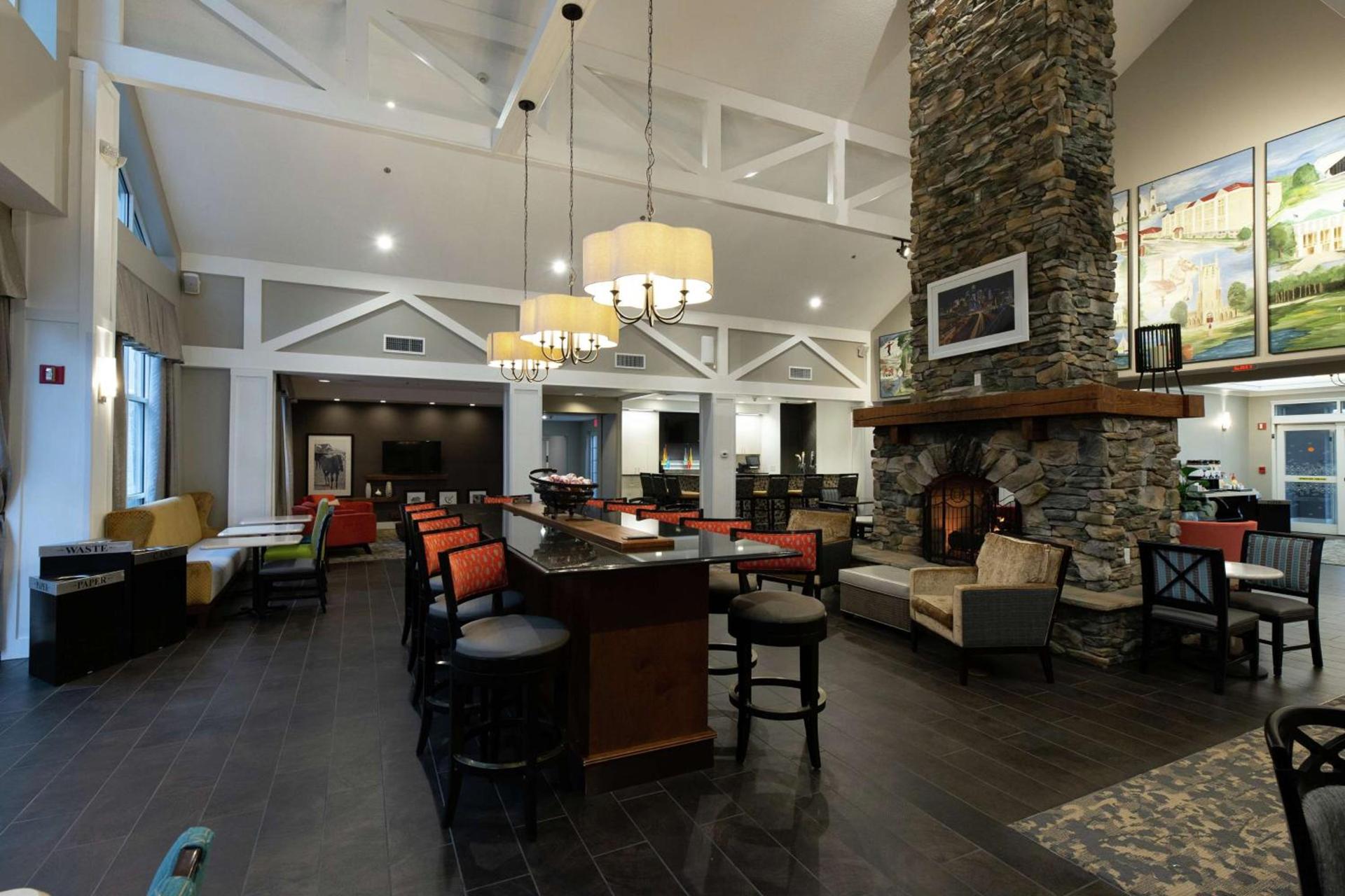 Hampton Inn & Suites Raleigh Cary Lenovo Center photo 9