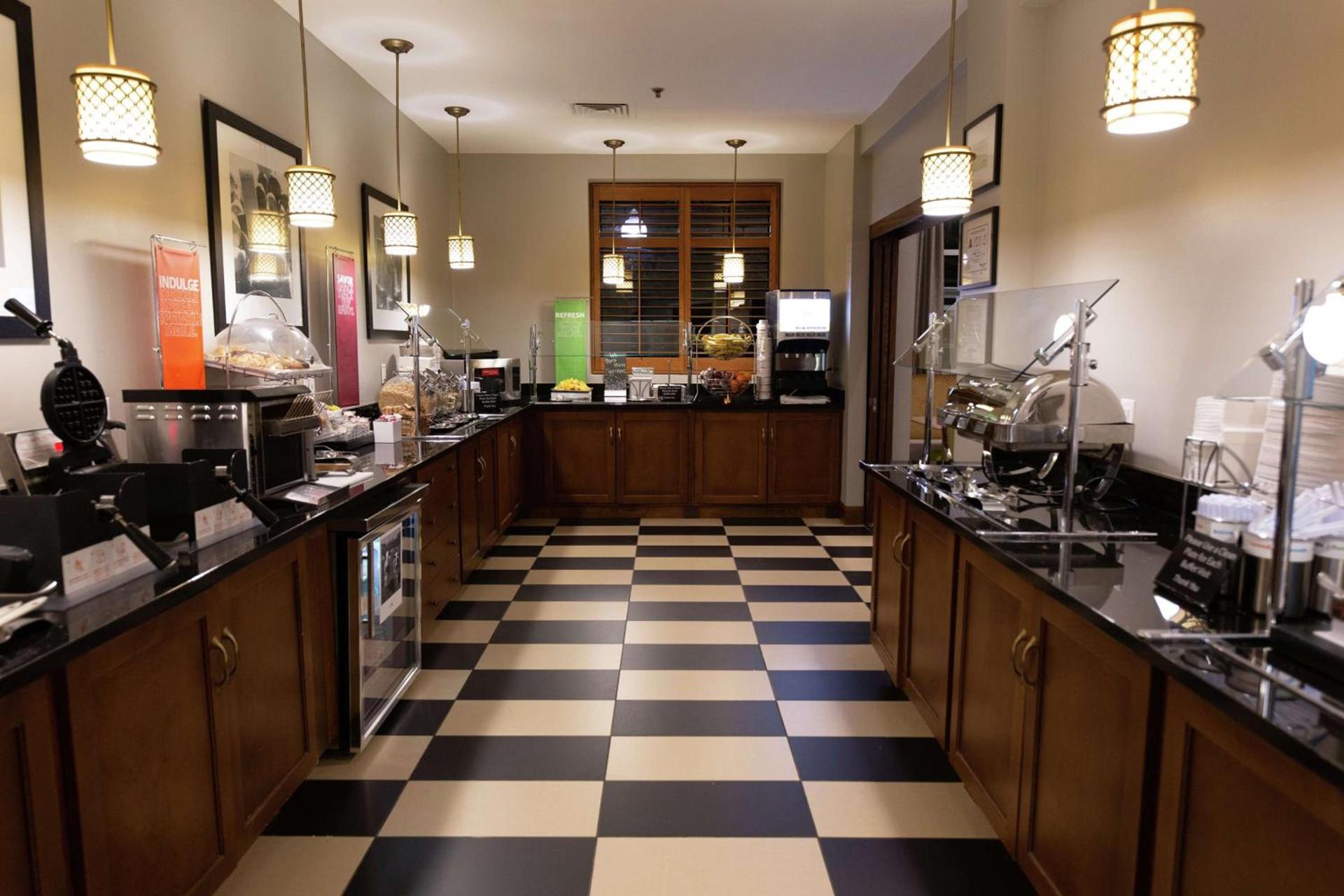 Hampton Inn & Suites Raleigh Cary Lenovo Center photo 15