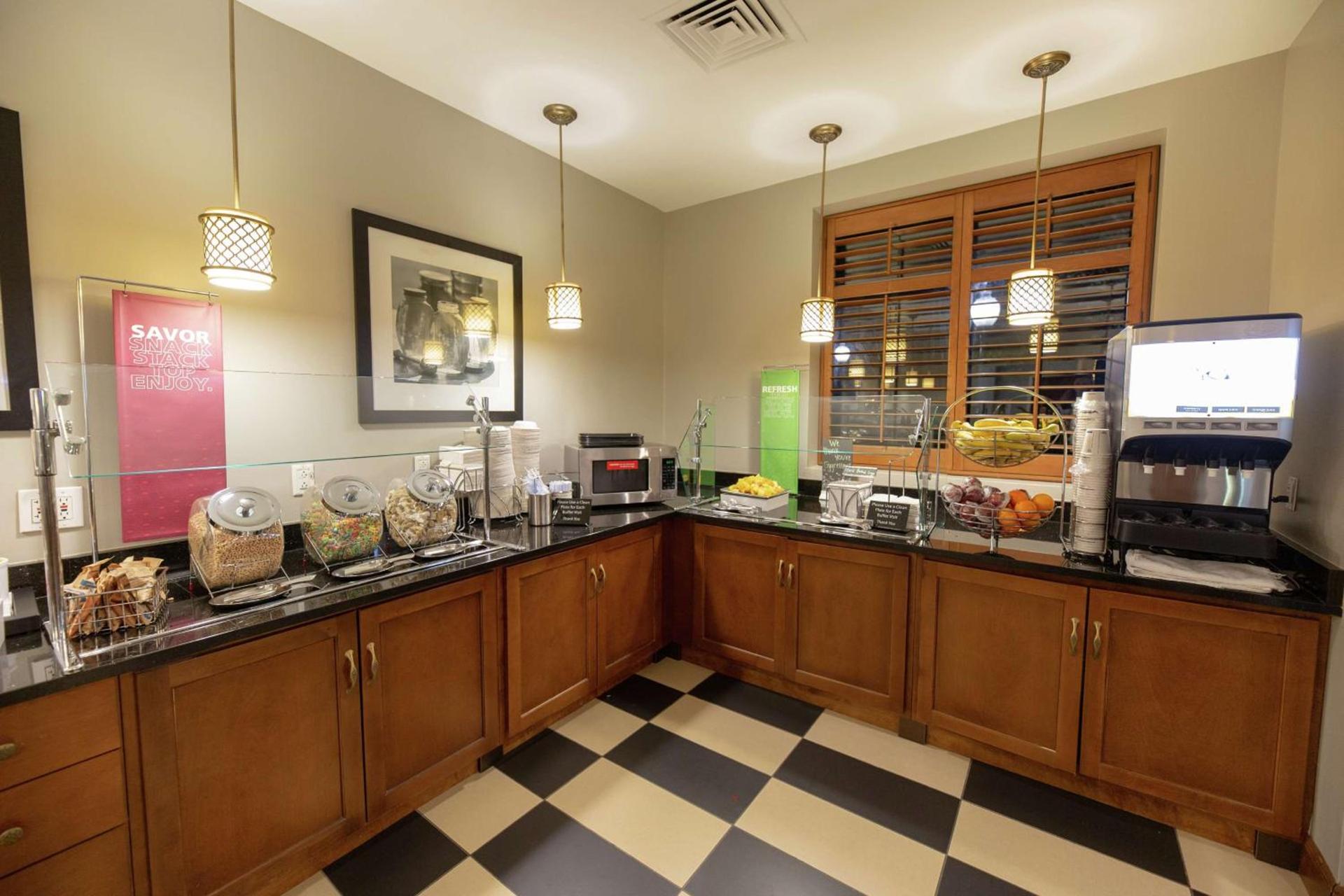 Hampton Inn & Suites Raleigh Cary Lenovo Center photo 16