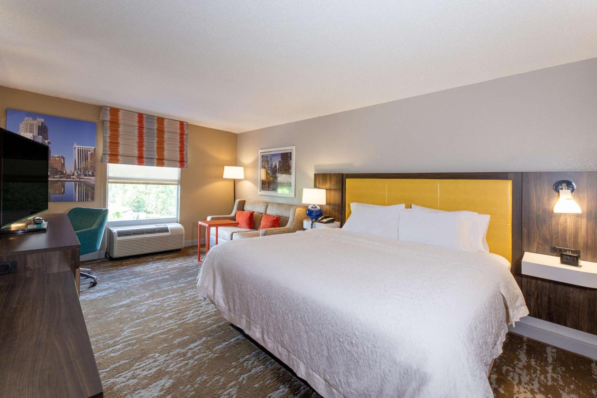 Hampton Inn & Suites Raleigh Cary Lenovo Center photo 21