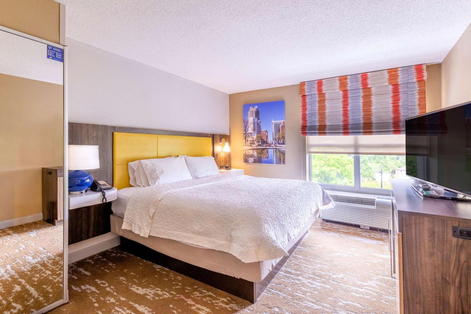 Hampton Inn & Suites Raleigh Cary Lenovo Center photo 23