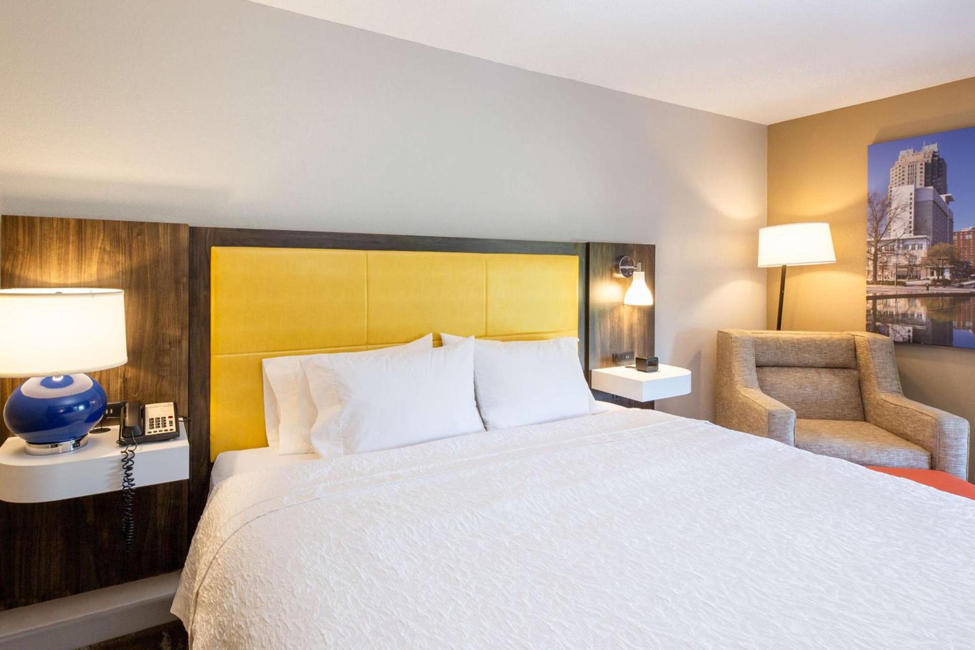 Hampton Inn & Suites Raleigh Cary Lenovo Center photo 27
