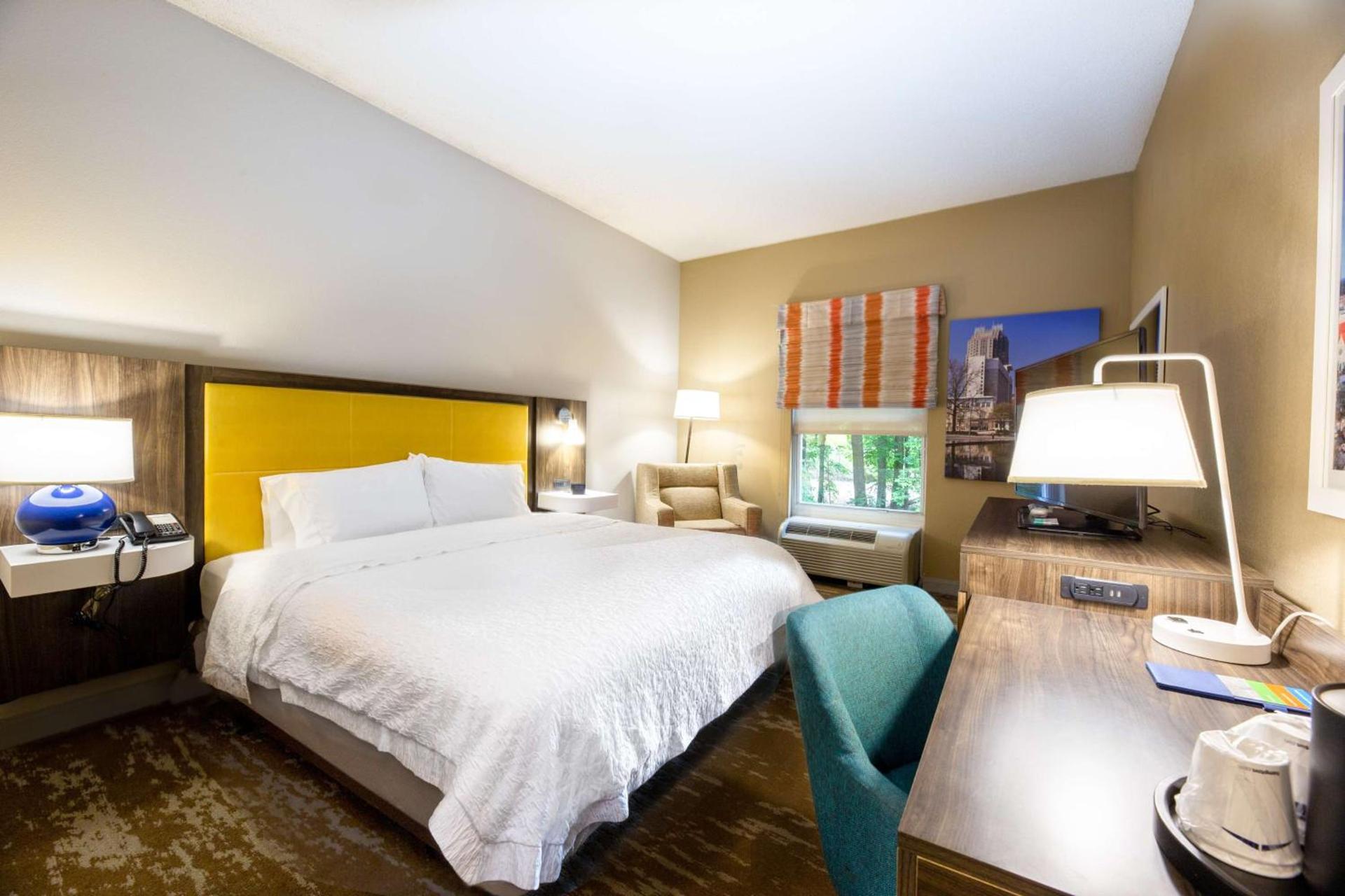 Hampton Inn & Suites Raleigh Cary Lenovo Center photo 31