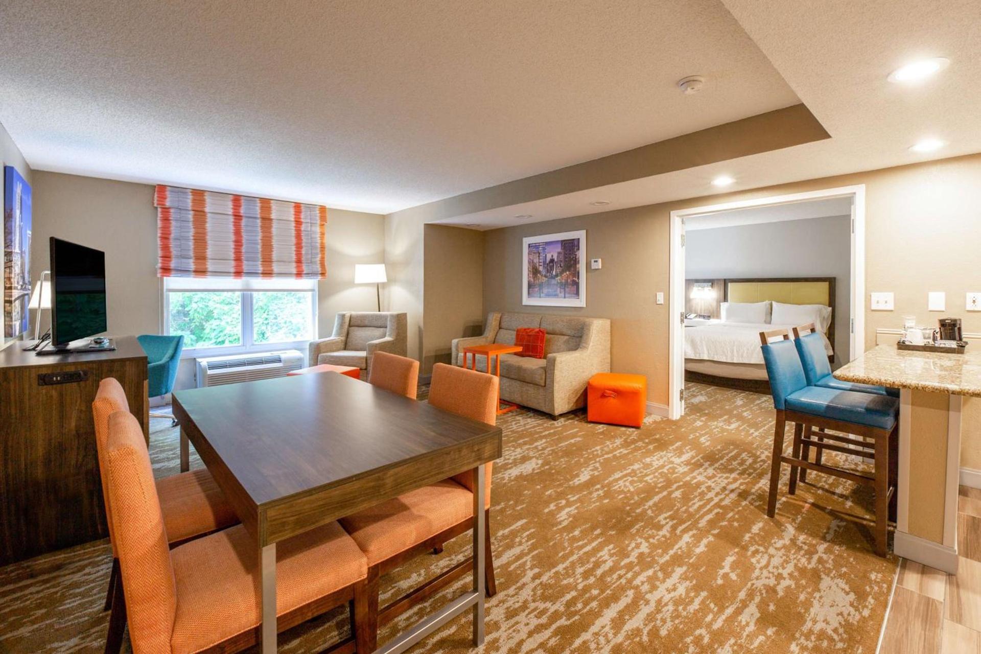 Hampton Inn & Suites Raleigh Cary Lenovo Center photo 40