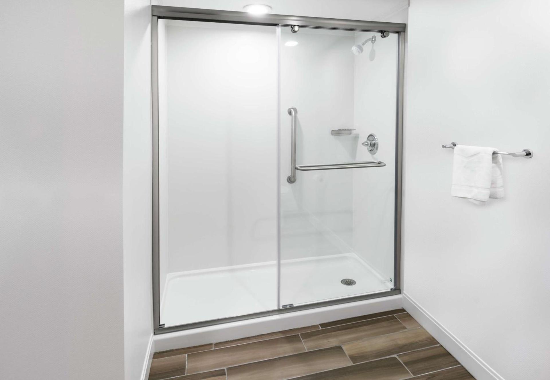 Hampton Inn & Suites Raleigh Cary Lenovo Center photo 49