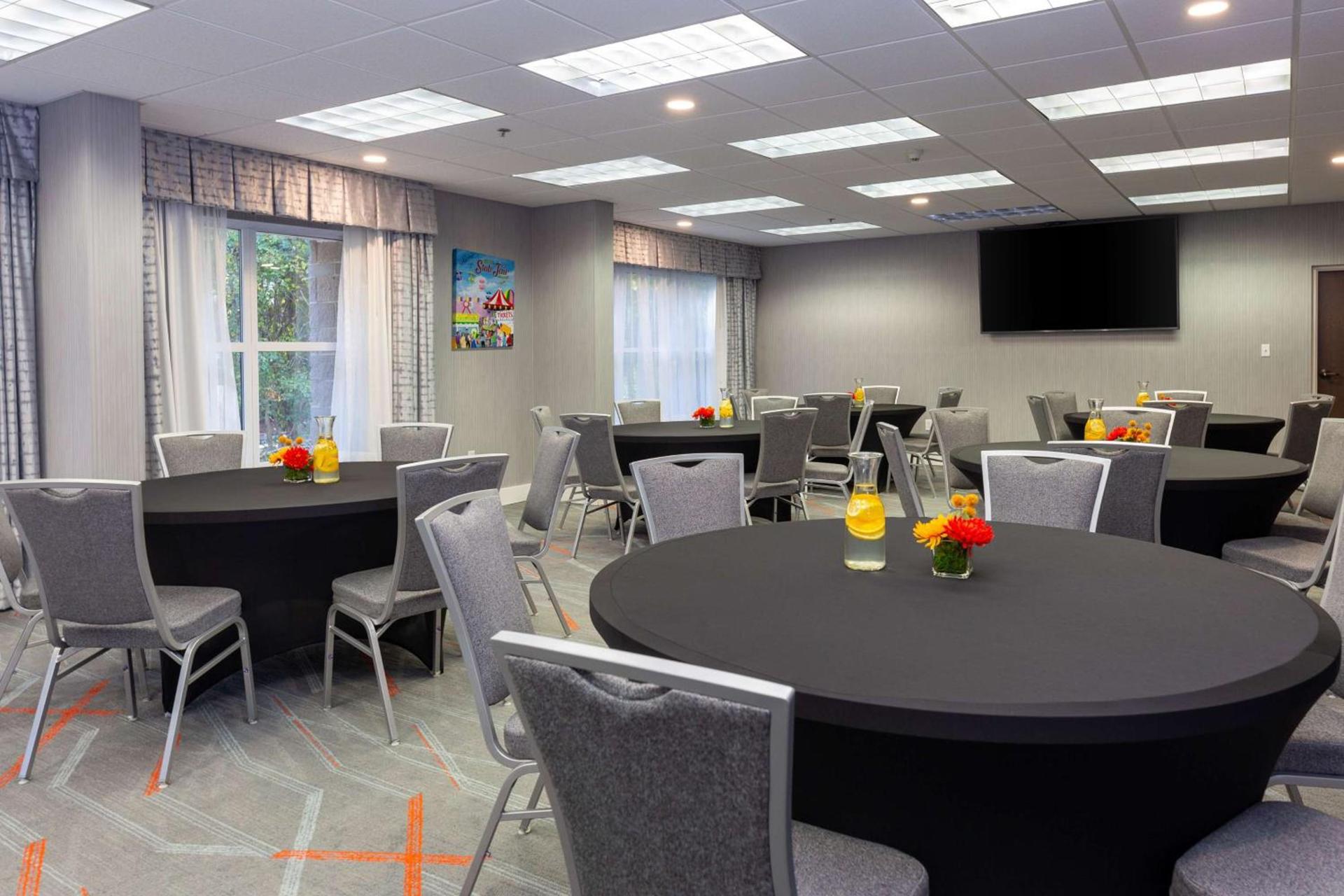Hampton Inn & Suites Raleigh Cary Lenovo Center photo 53