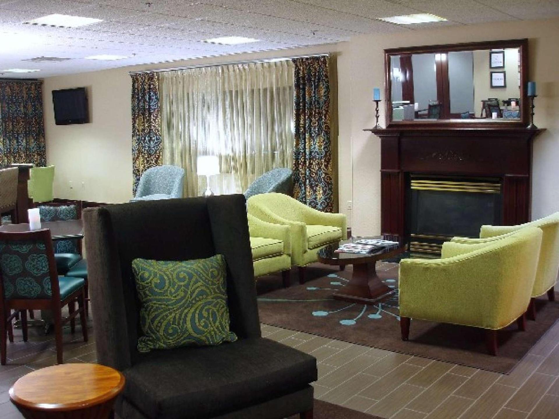 Hampton Inn Richmond KY photo 5