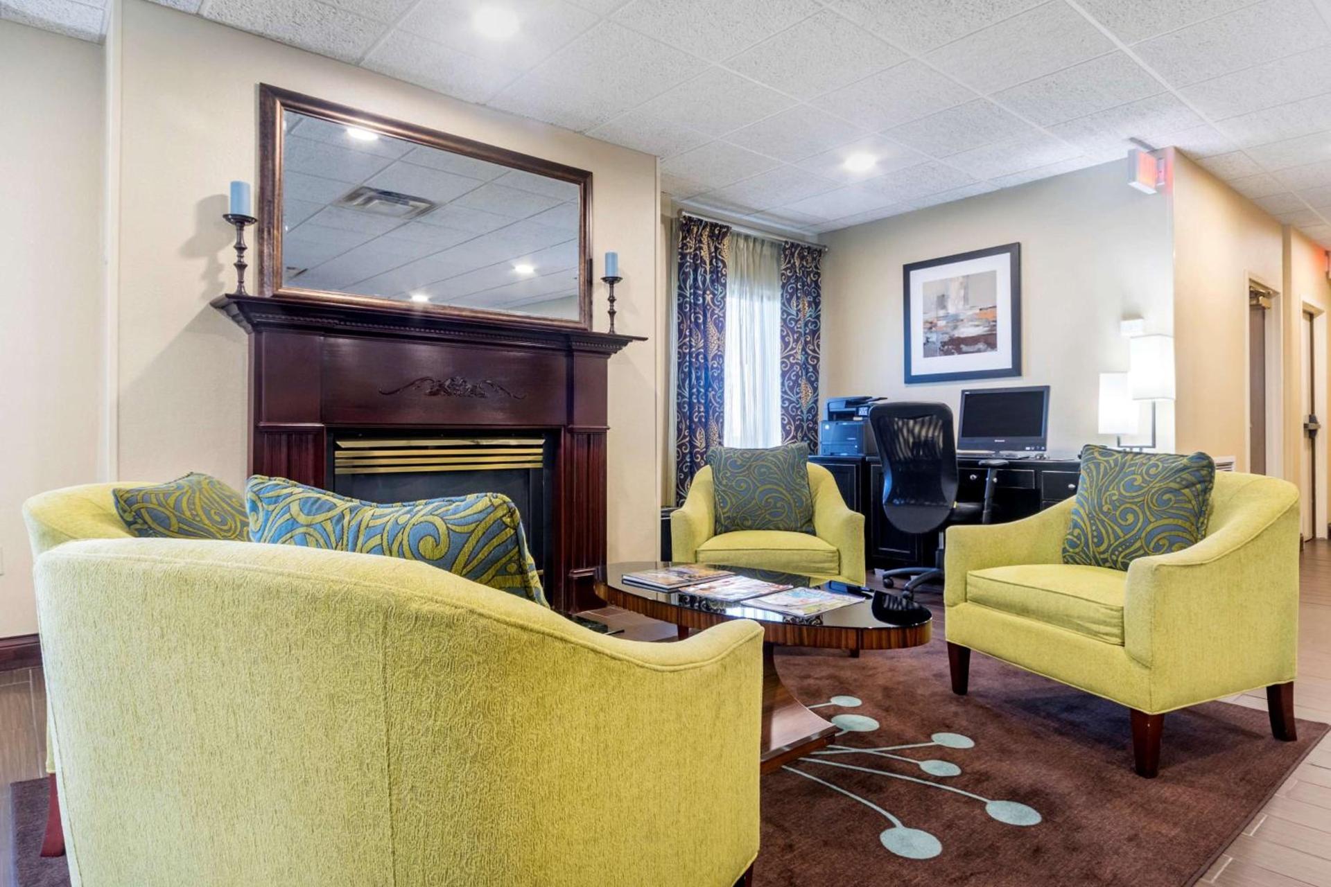Hampton Inn Richmond KY photo 6
