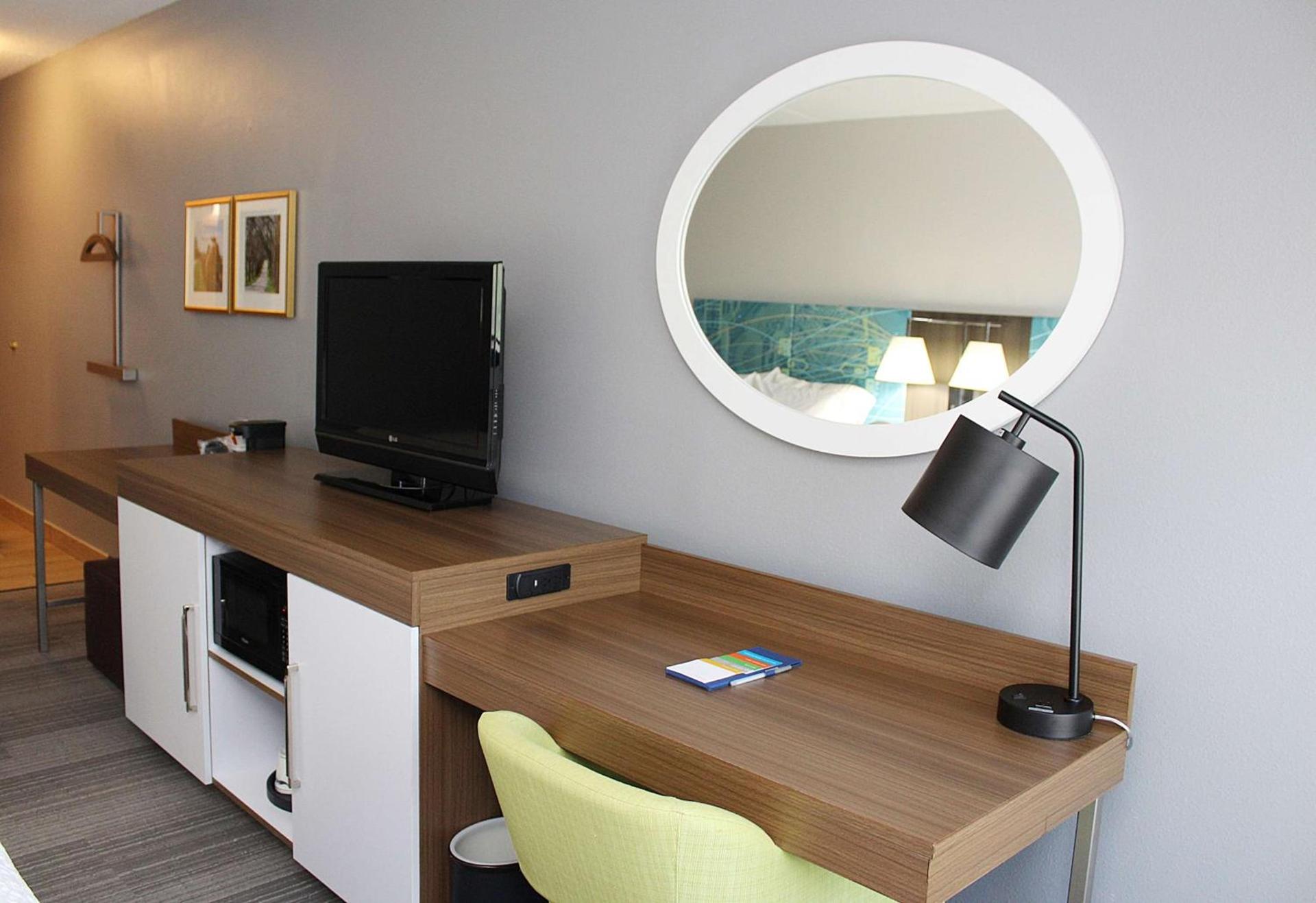 Hampton Inn Richmond KY photo 19