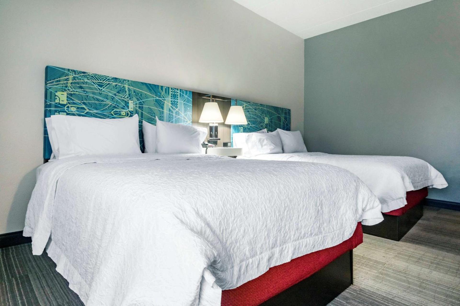 Hampton Inn Richmond KY photo 23