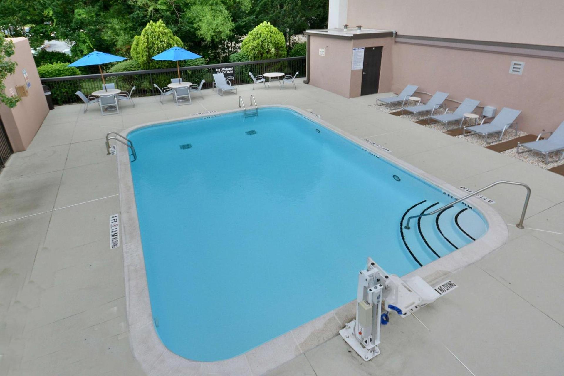 Hampton Inn Raleigh/Durham Airport photo 9